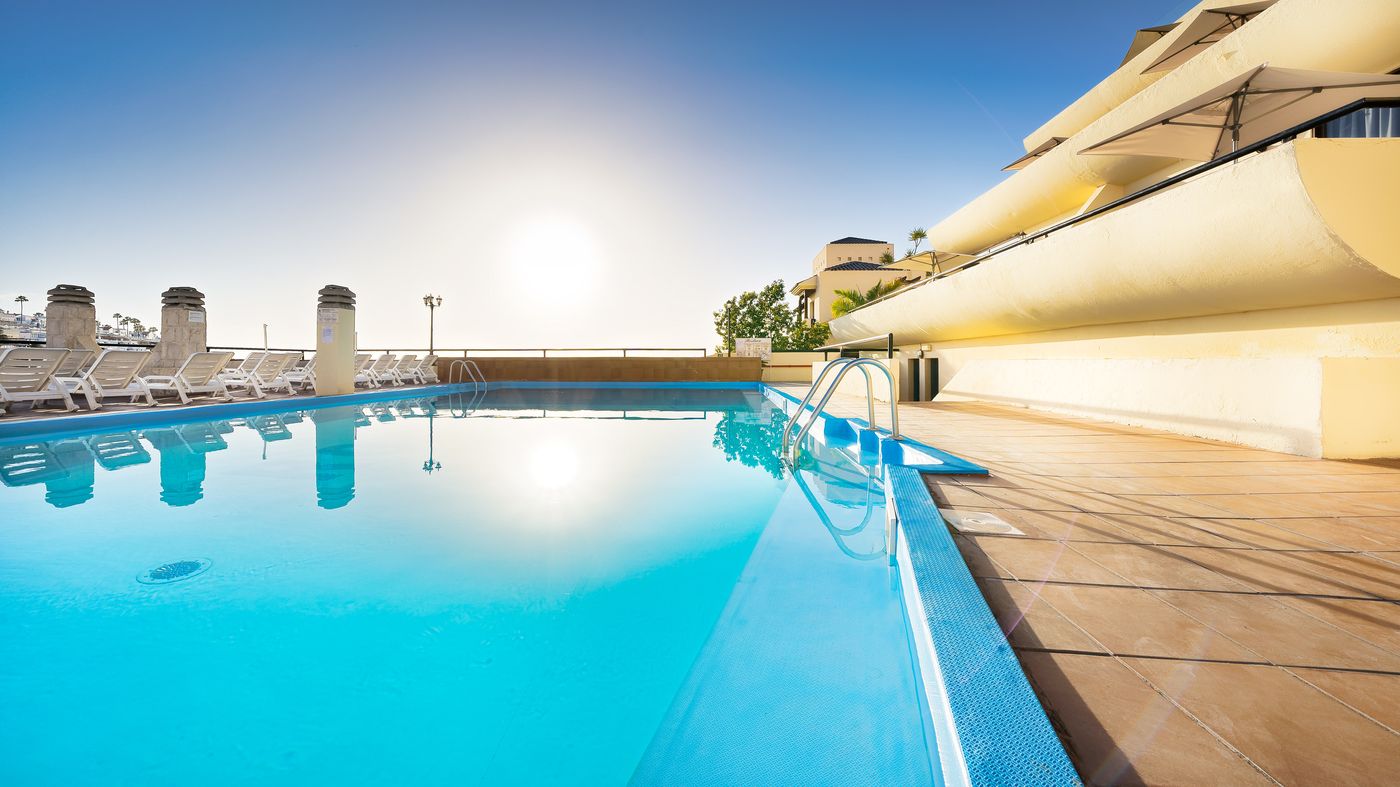 Roslara-Apartment-Pool-9