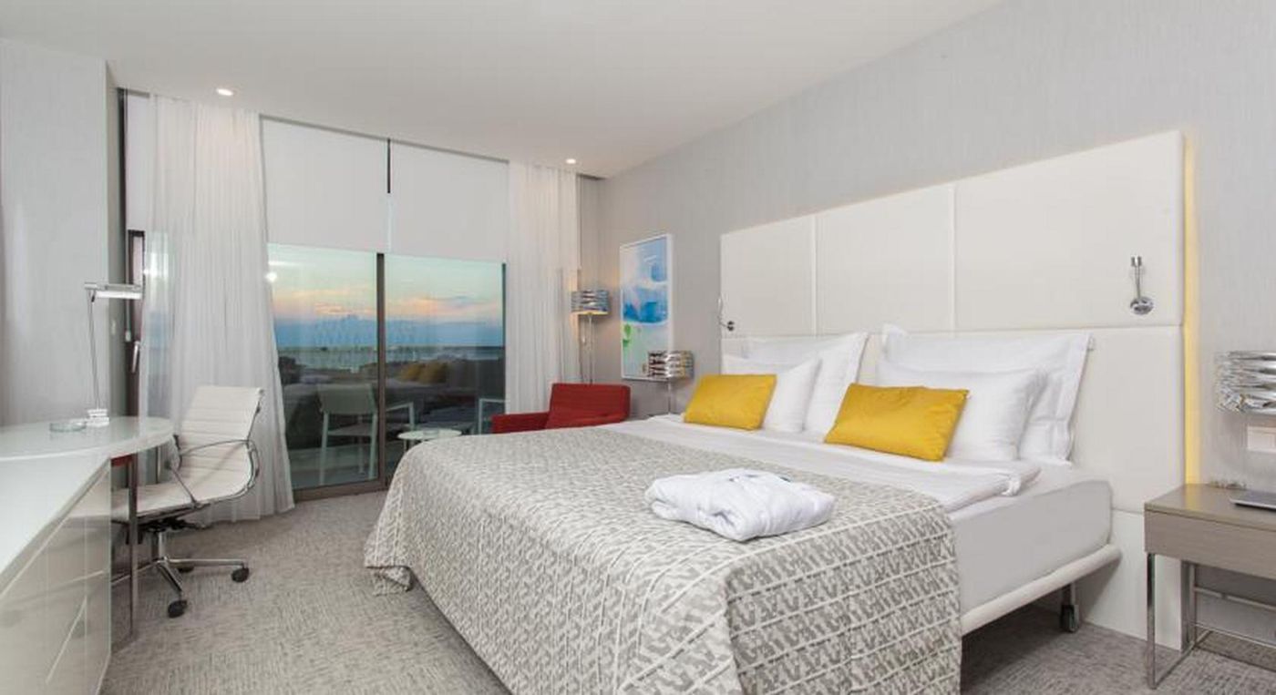 The-Sense-De-Luxe-Hotel-Room-25