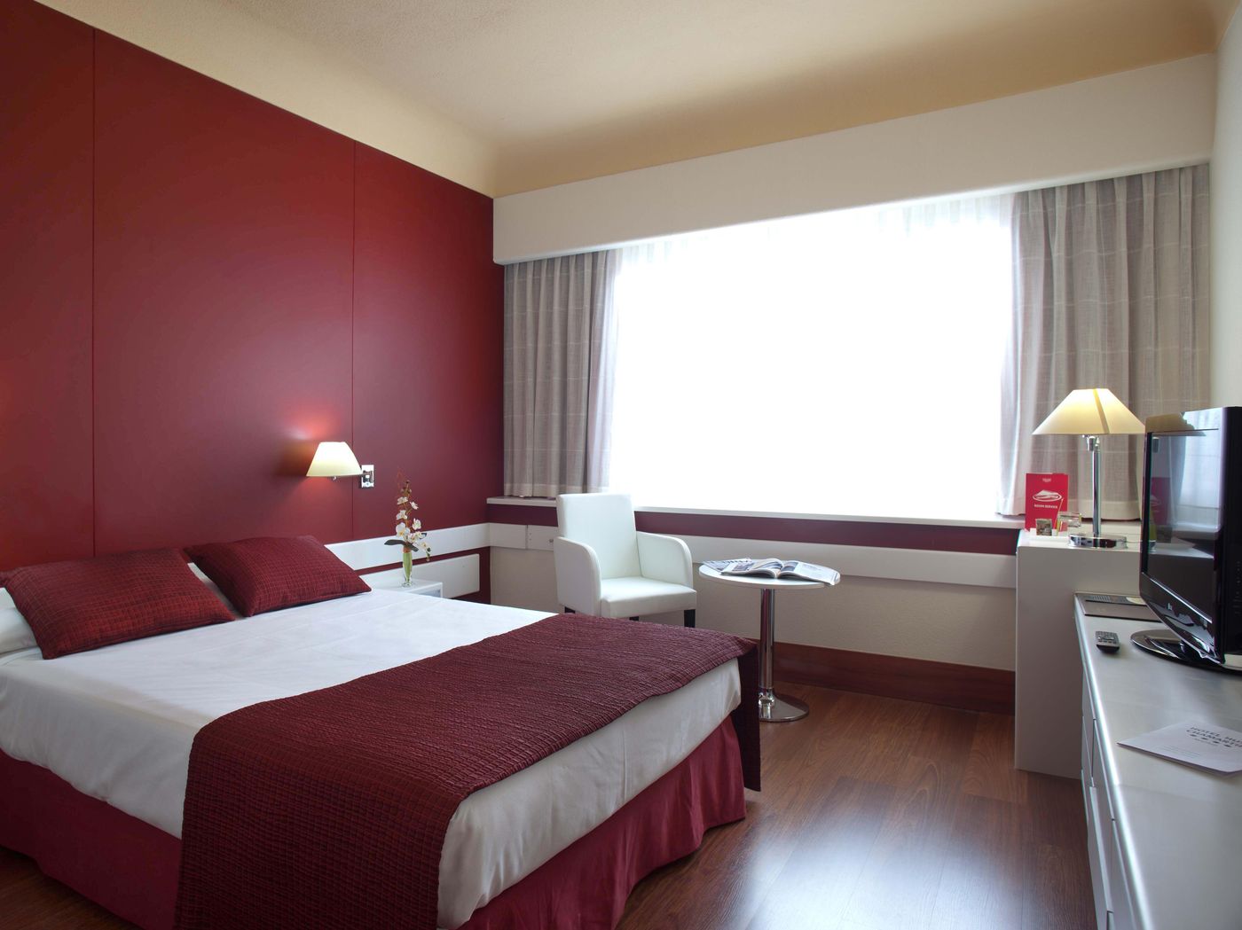 Weare-Chamartin-Room-20