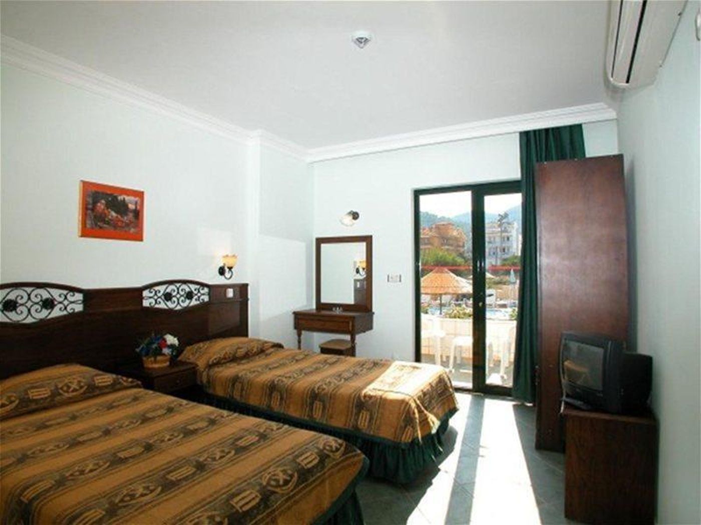 Club-Ege-Antique-General-view-12