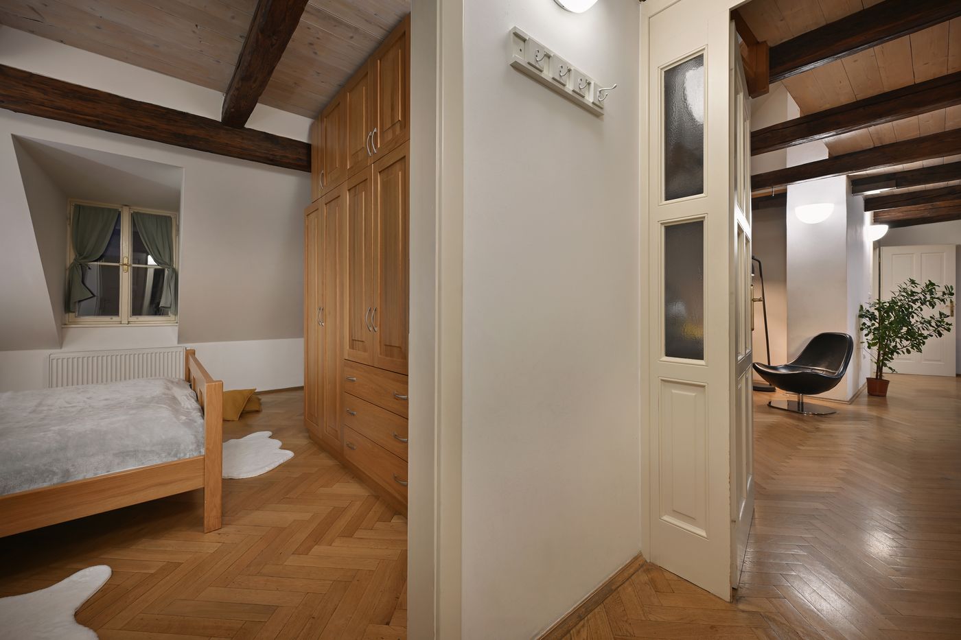 Boutique-Apartments-White-Swan-Room-39