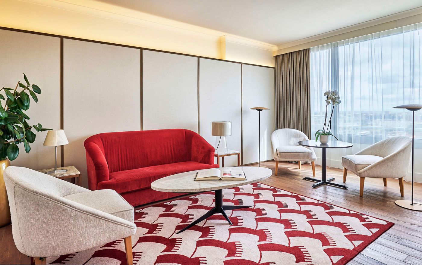 NH-Collection-Madrid-Eurobuilding-Lobby-54