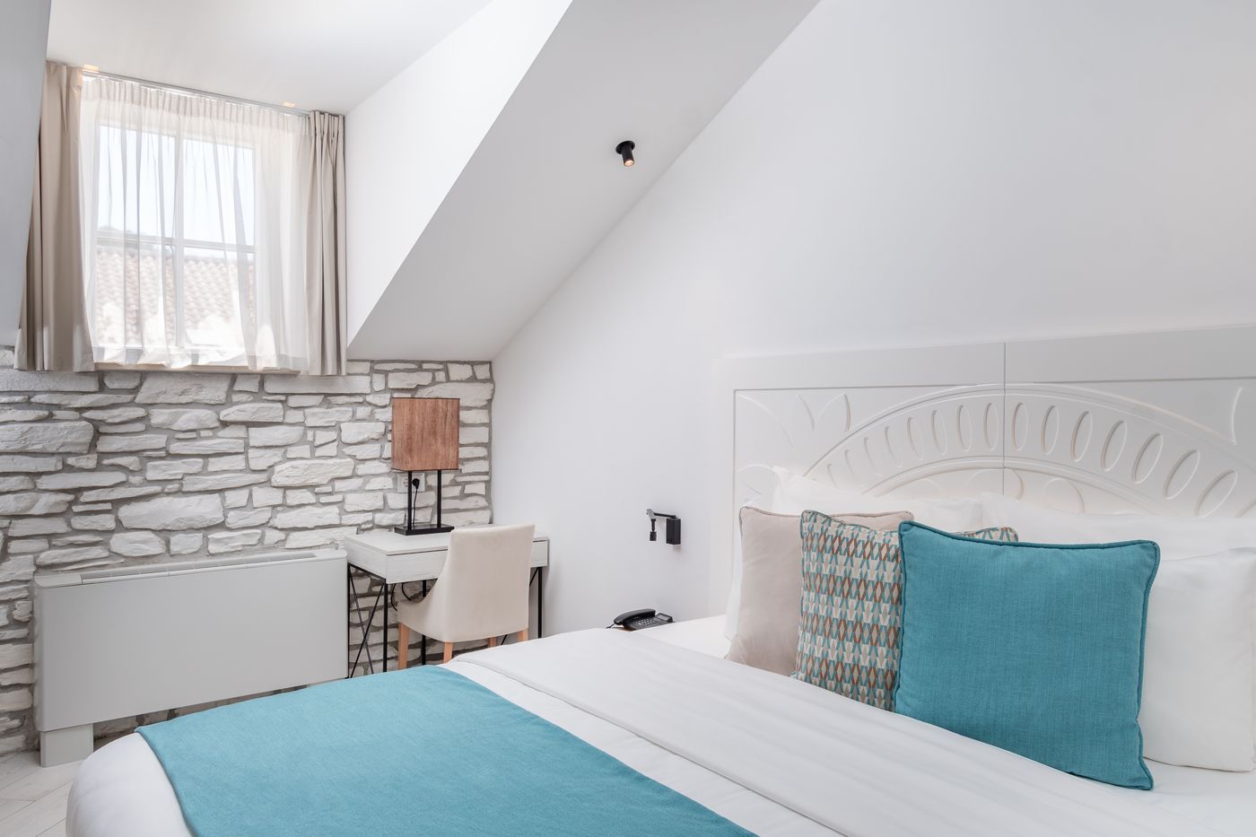 Lazure-Hotel---Marina-Room-46