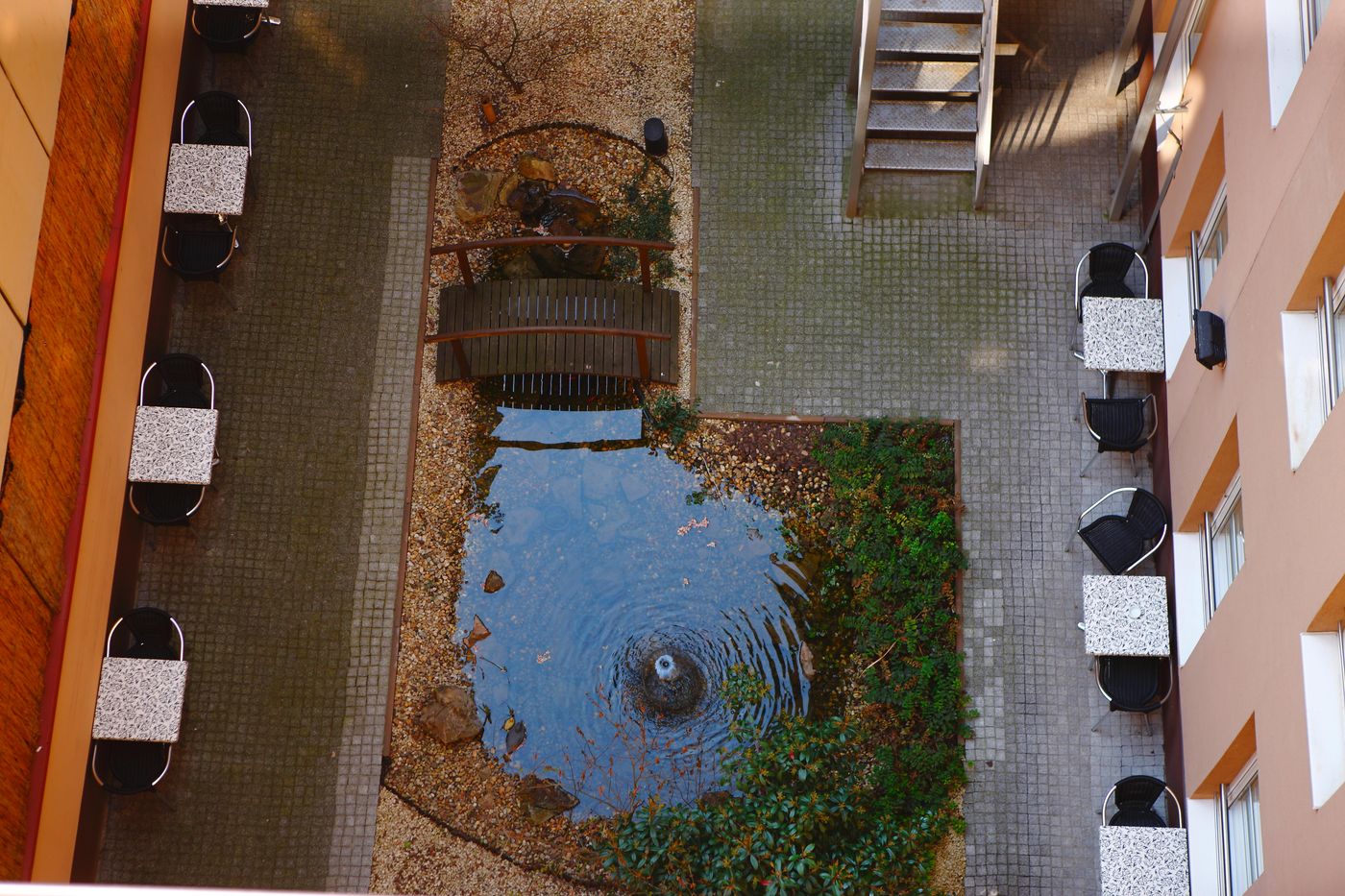 Six-Inn-Hotel-Terrace-11