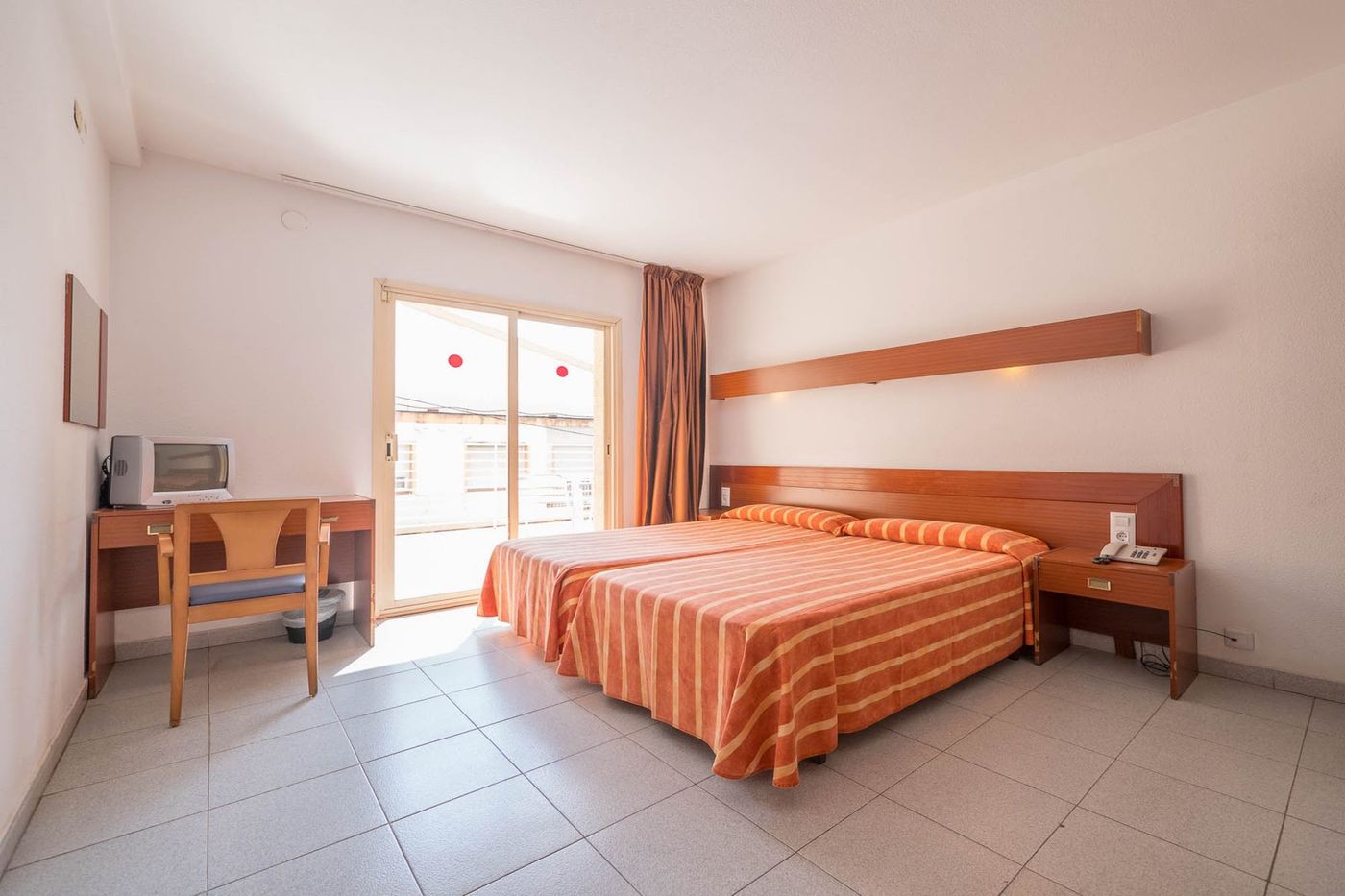 Checkin-Montpalau-Room-17