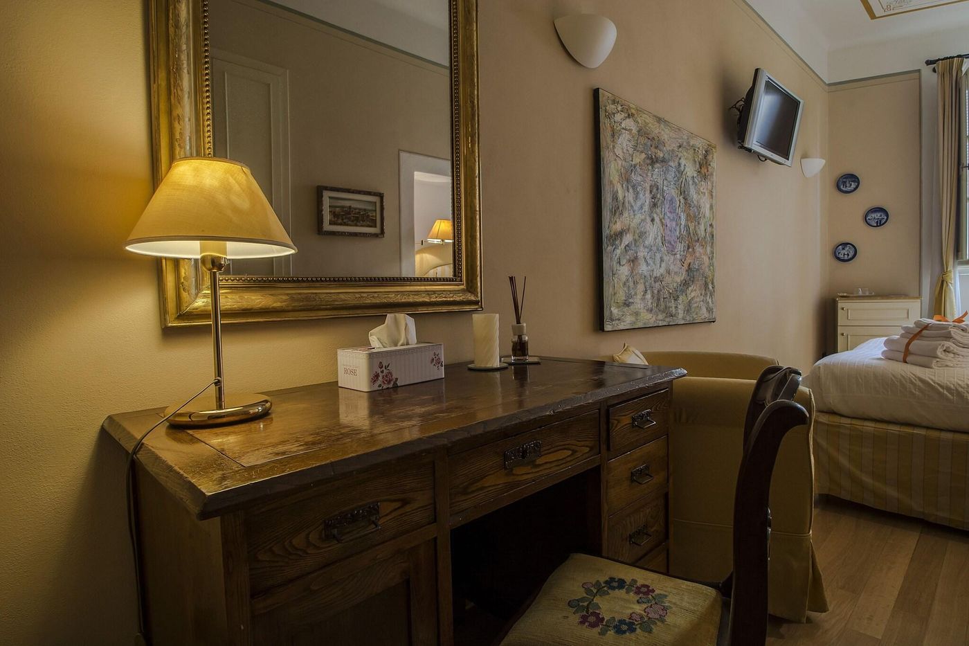 Palazzo-Busdraghi--Depoca-Room-17