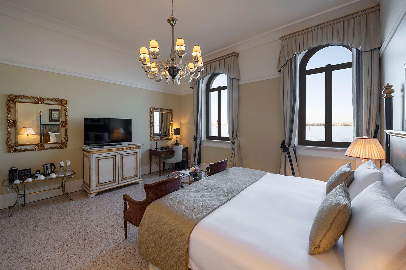 San-Clemente-Palace-Kempinski-Hotel-Venice-Room-25