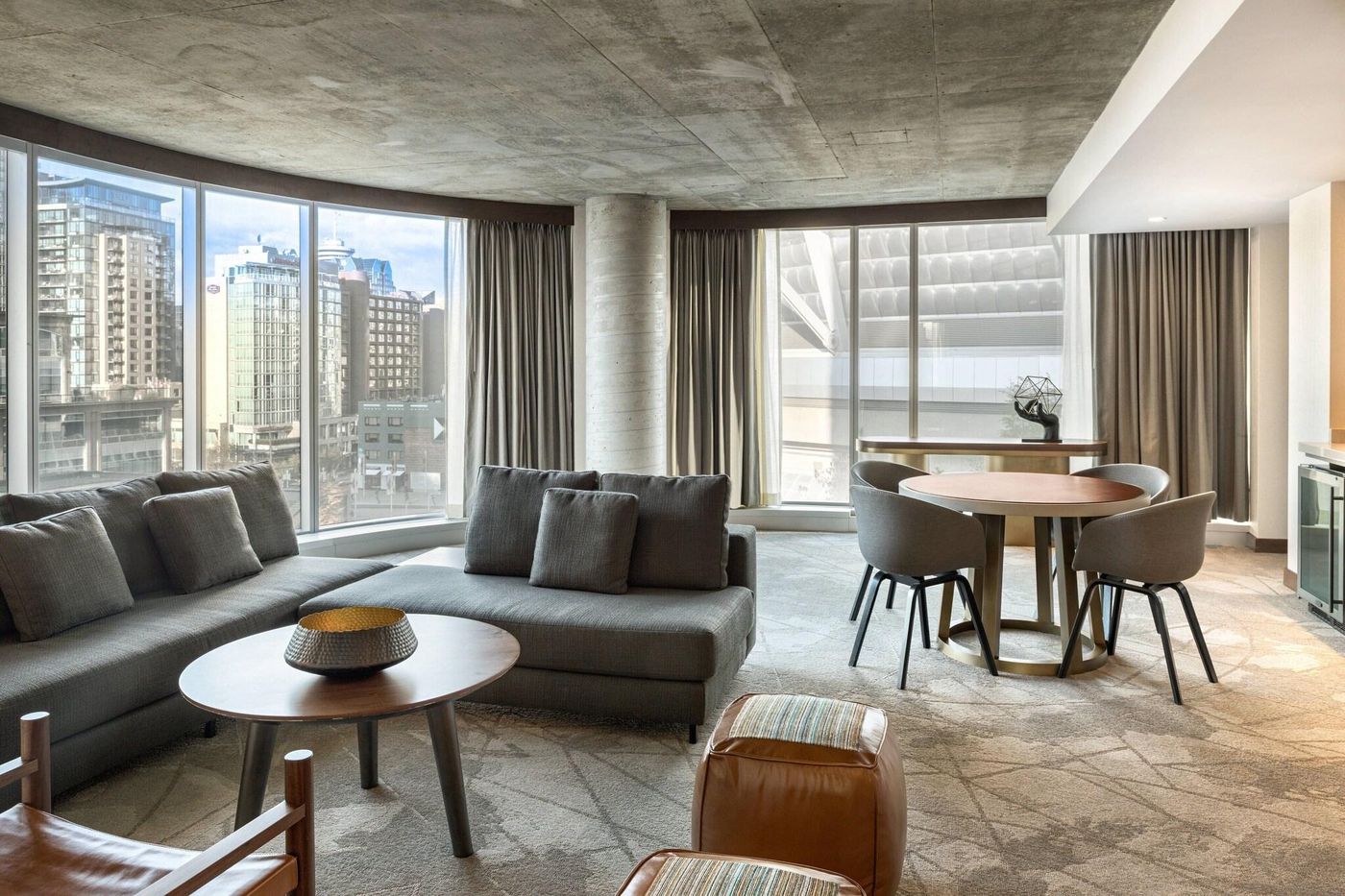 the-DOUGLAS--Autograph-Collection-Room-24