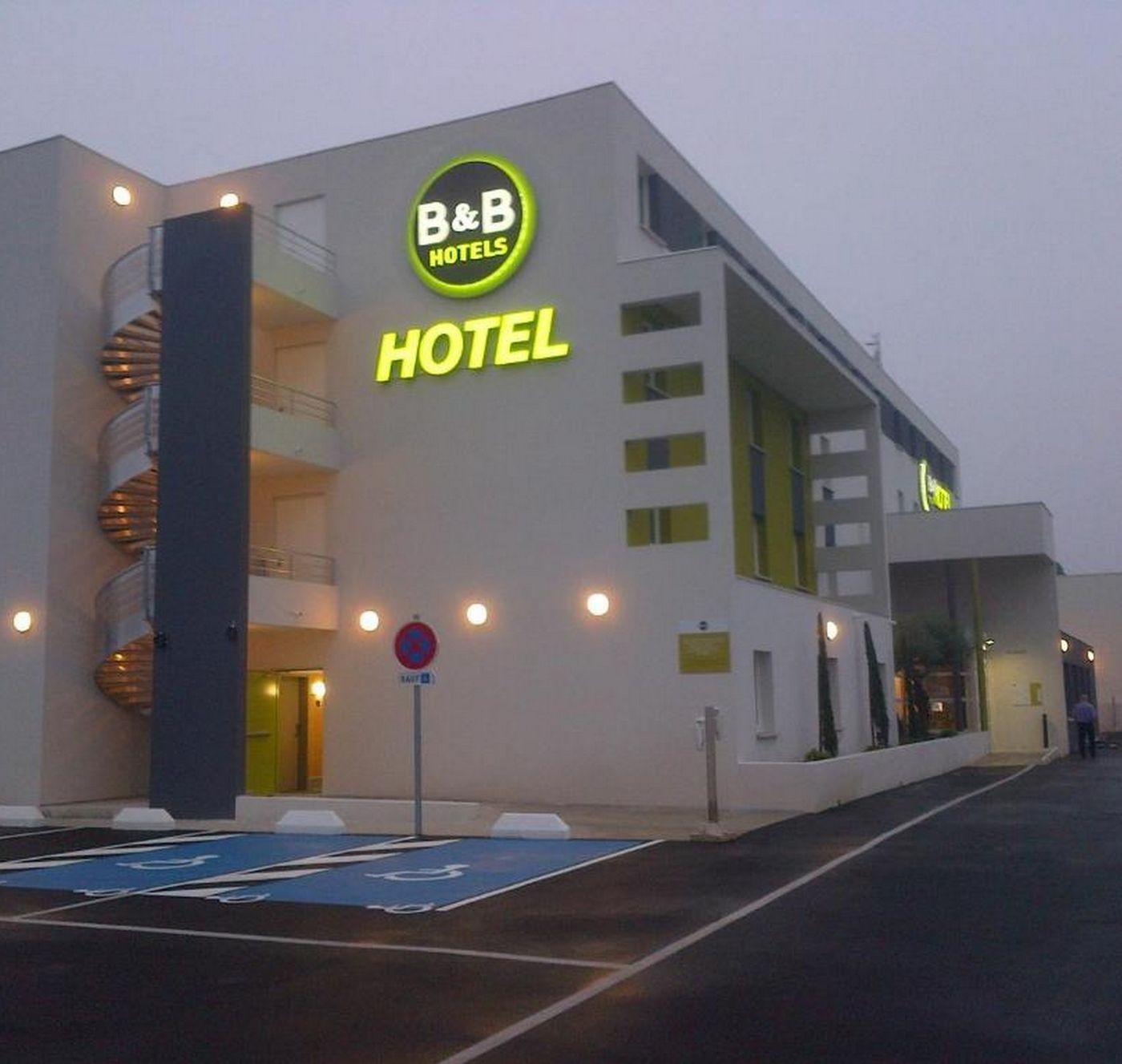 B&B HOTEL Perpignan Sud Marché International-France-PERPIGNAN-General view-3