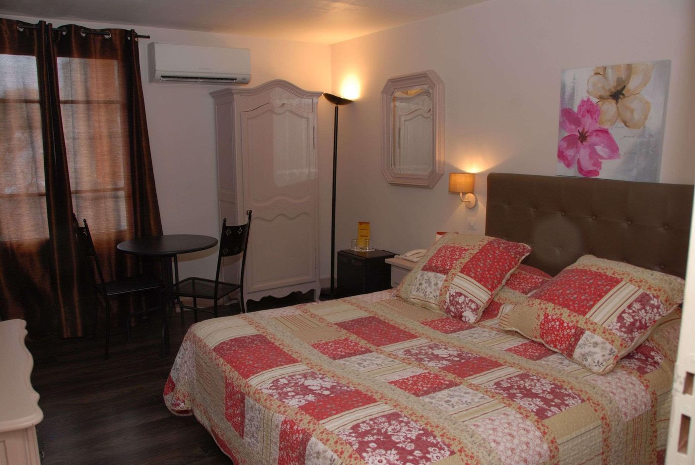 Hôtel ERMITAGE-France-LES ANGLES-Room-9