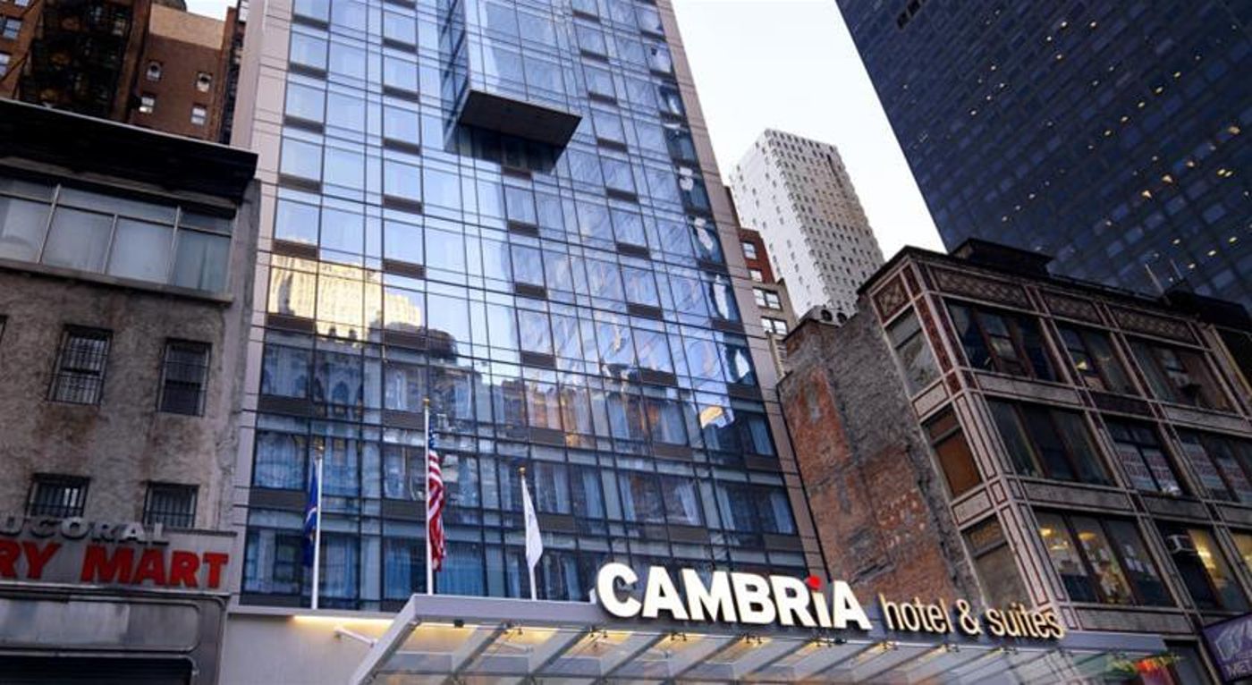 Hilton-Garden-Inn-New-York-Times-Square-North-General-view-21