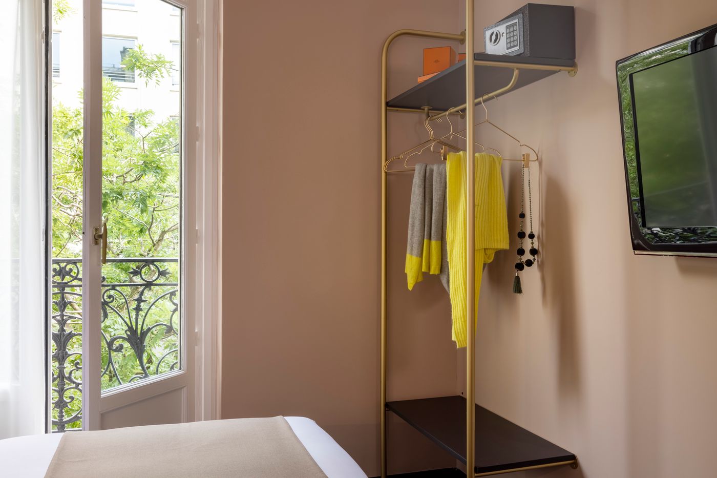 Au-Palais-de-Chaillot-Room-39