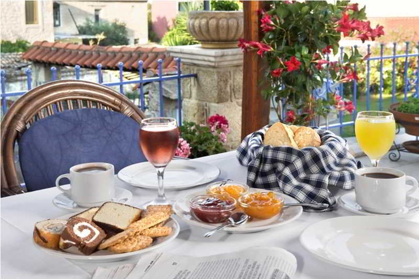 Stratos-Hotel-Terrace-7