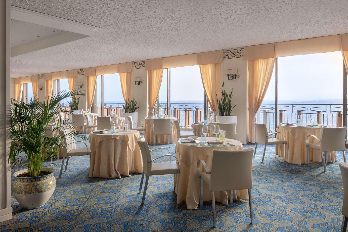 Unahotels-Capotaormina-Restaurant-28