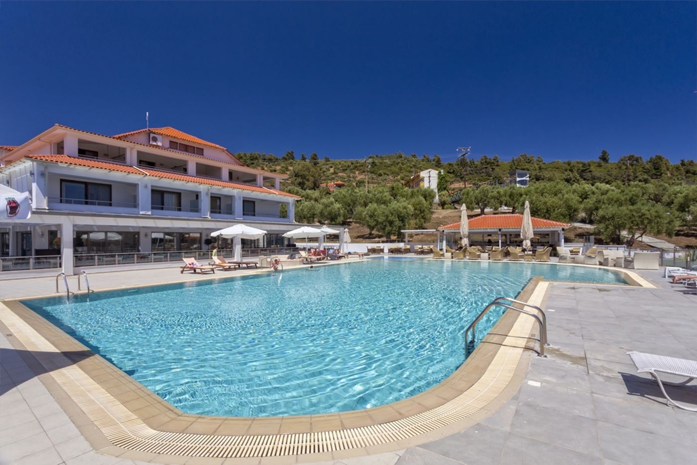 Lagomandra Beach Hotel