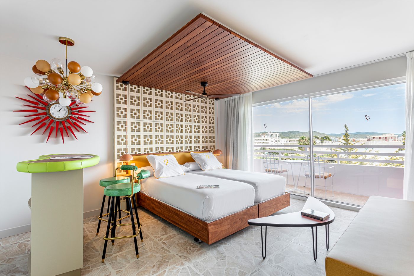 Estudios-Tropicana-Room-34