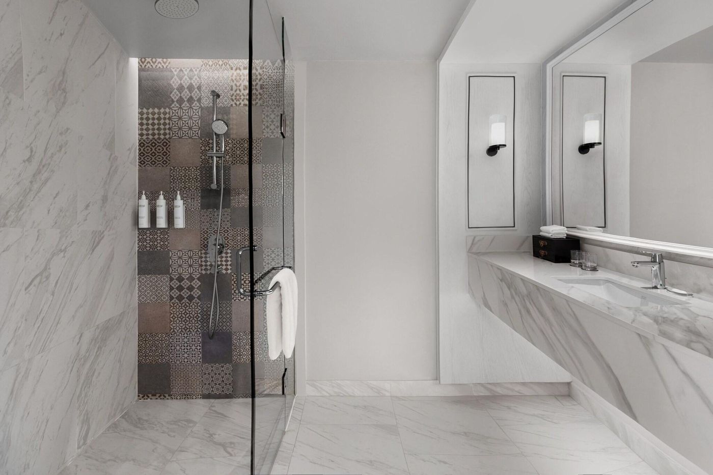 Metropole-Hotel-Phuket-Room-35