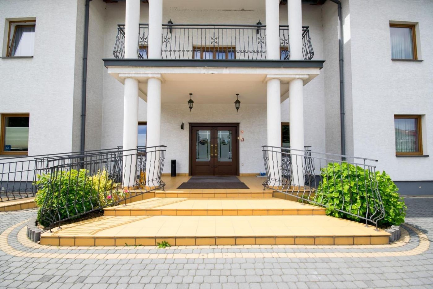 Dworek Magnat-Poland-WIELKA WIES-General view-2