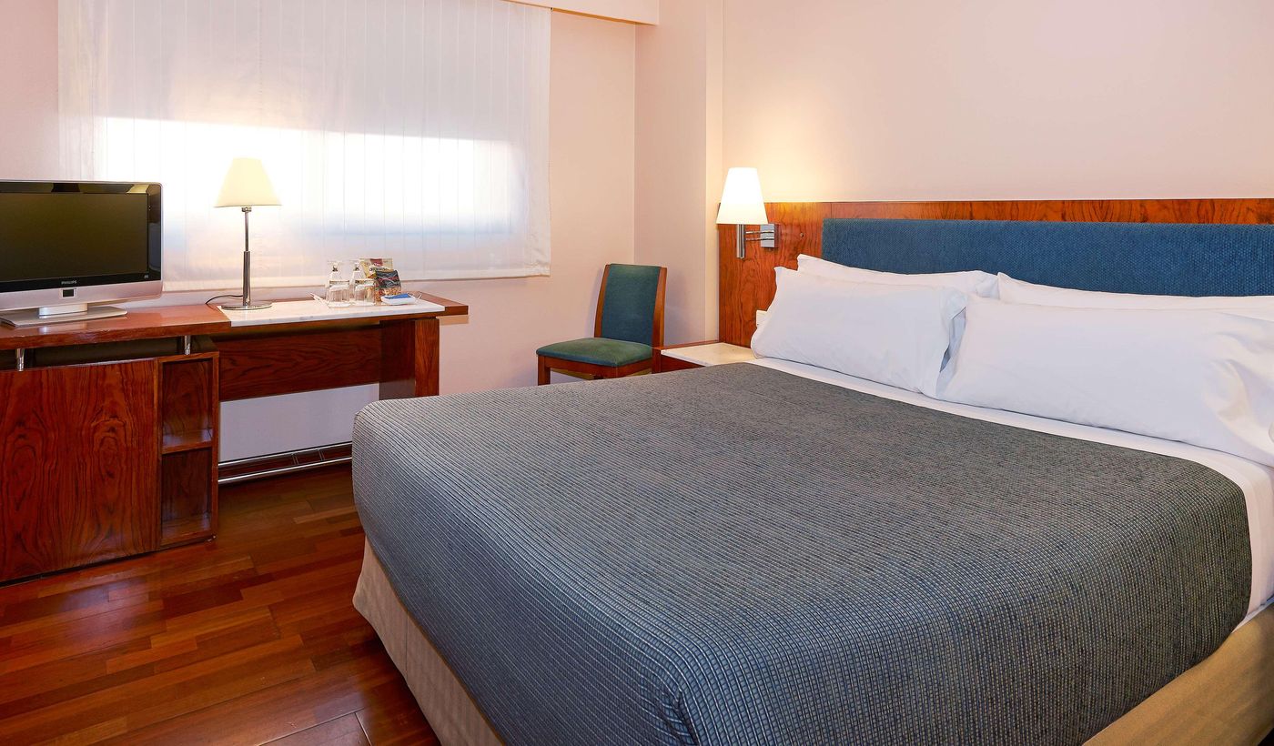 NH Barcelona Entenza-Spain-BARCELONA-Room-6