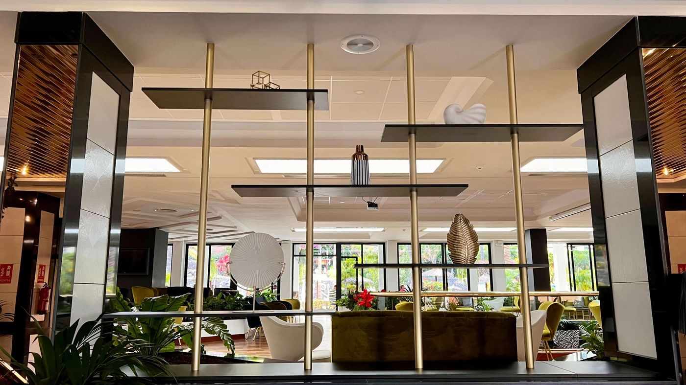 Hotel-Puerto-Palace-Lobby-54