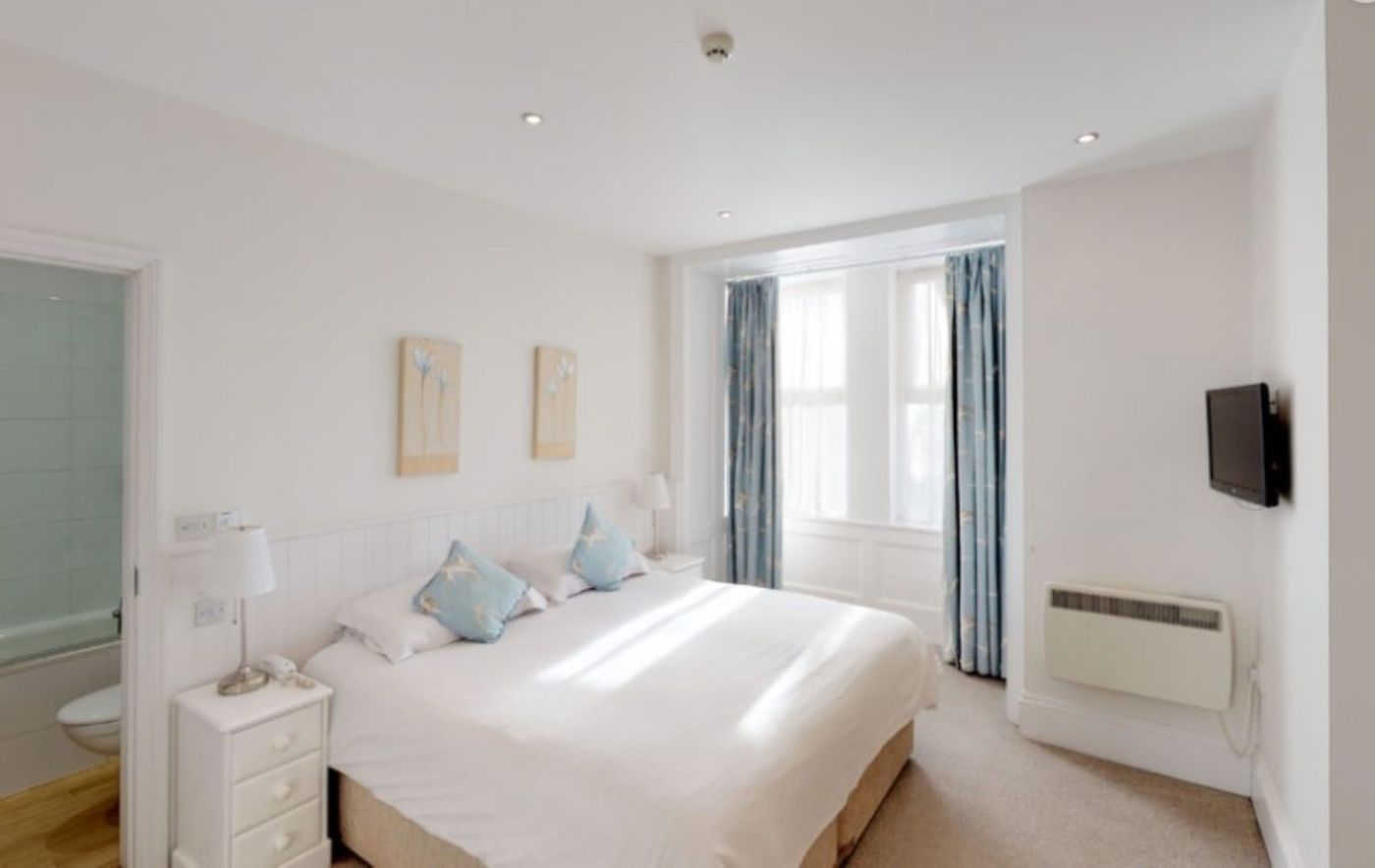 Ommaroo-Hotel-Room-13