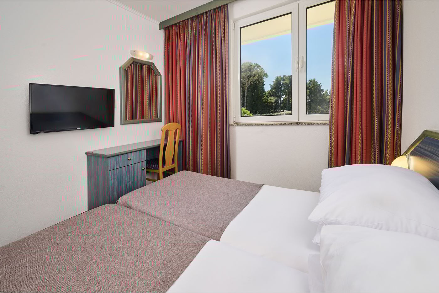 Hotel-Laguna-Room-13