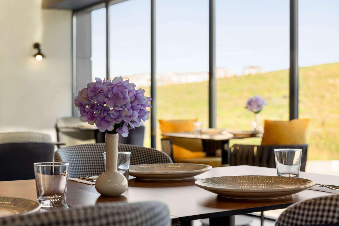 Ramada-Encore-By-Wyndham-Istanbul-Airport-Restaurant-13