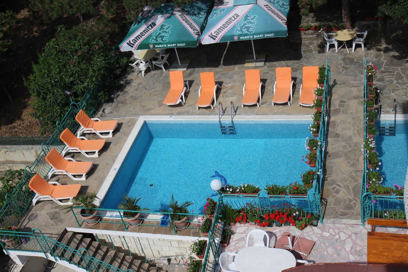 Hotel-Zora-Pool-2