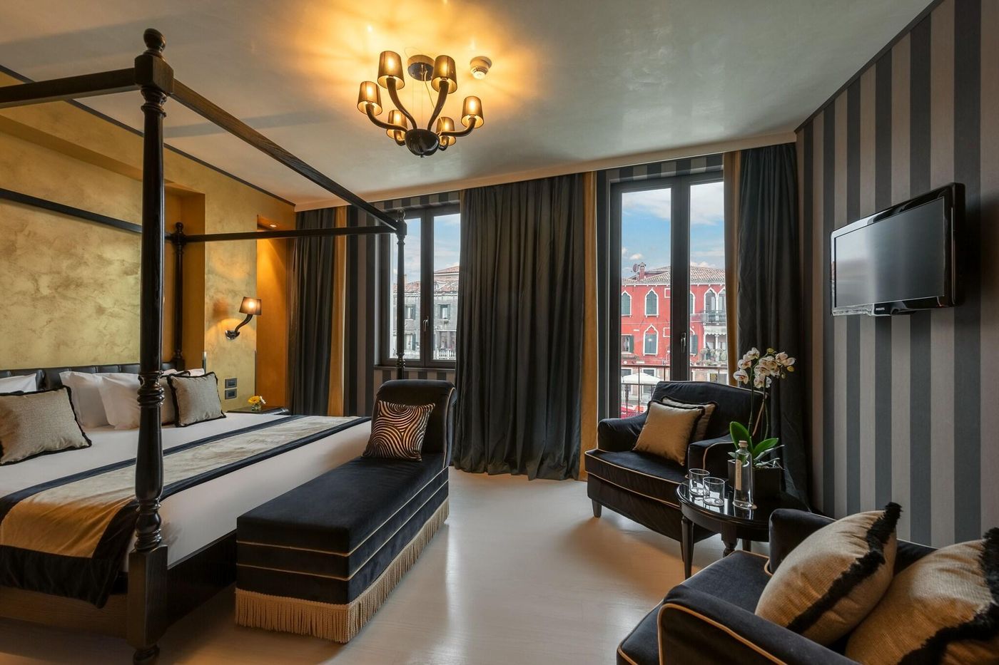 Carnival-Palace-Room-26