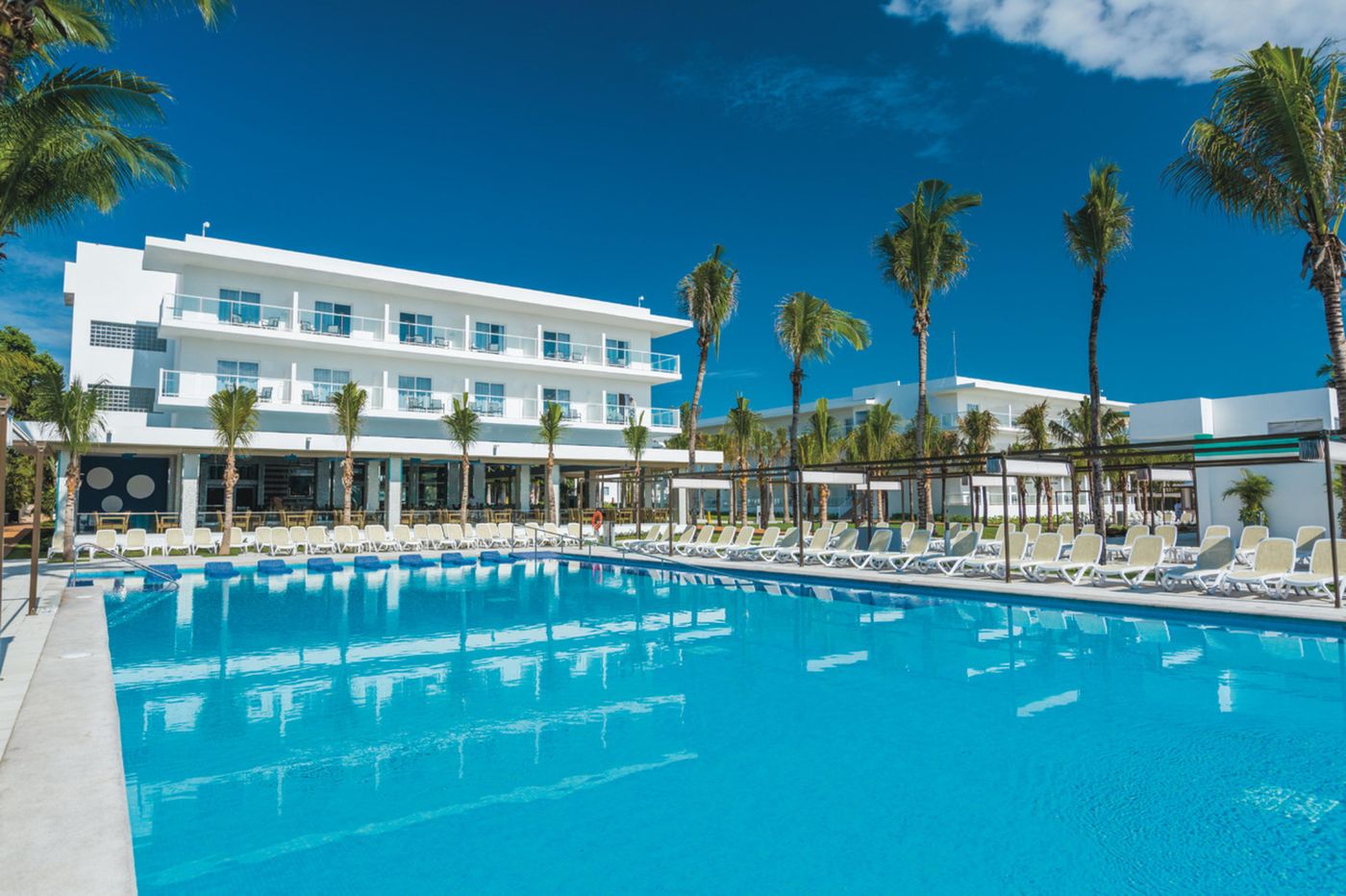 Riu-Playacar-All-Inclusive-Pool-7