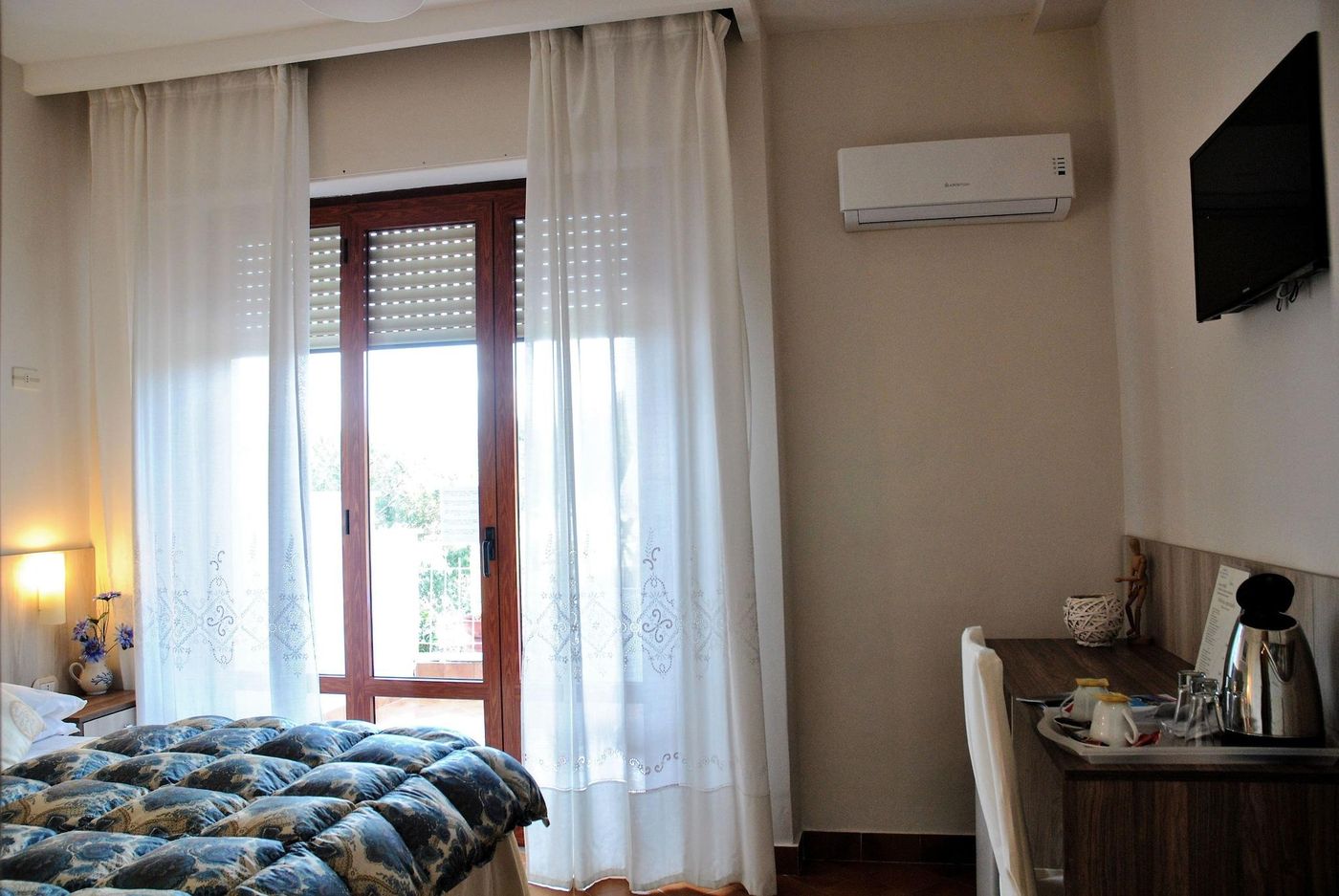 Villa-Fiorita-Room-21