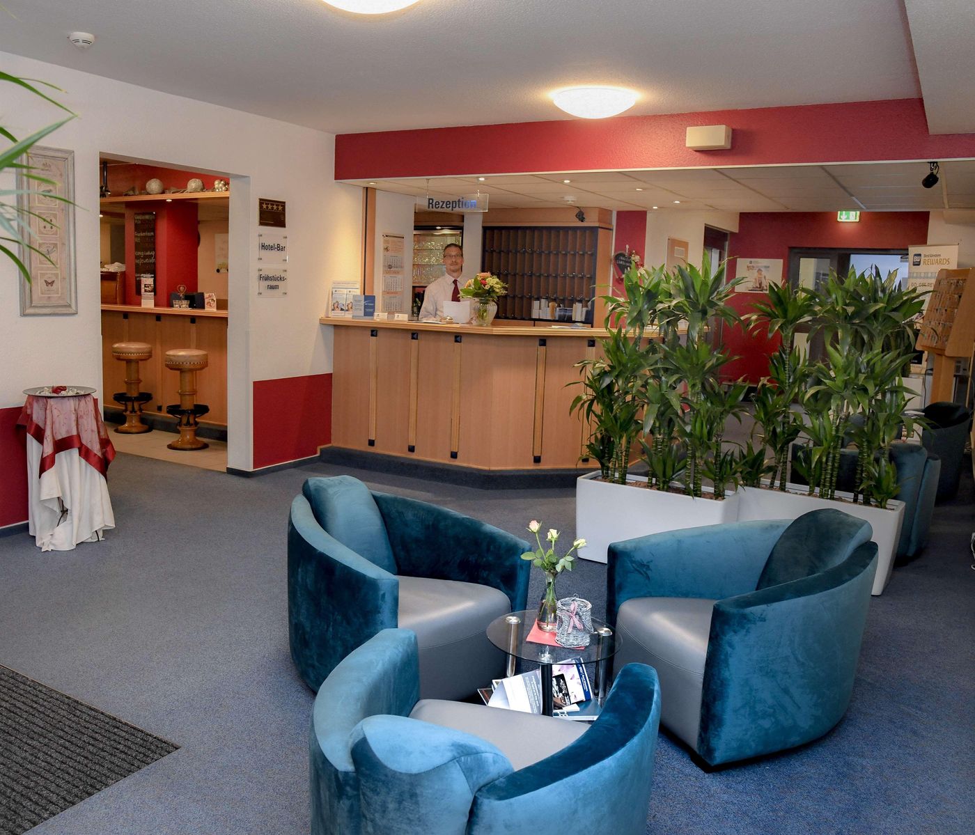 Best Western Comfort Business Hotel - Germany - Neuss - Lobby - 2