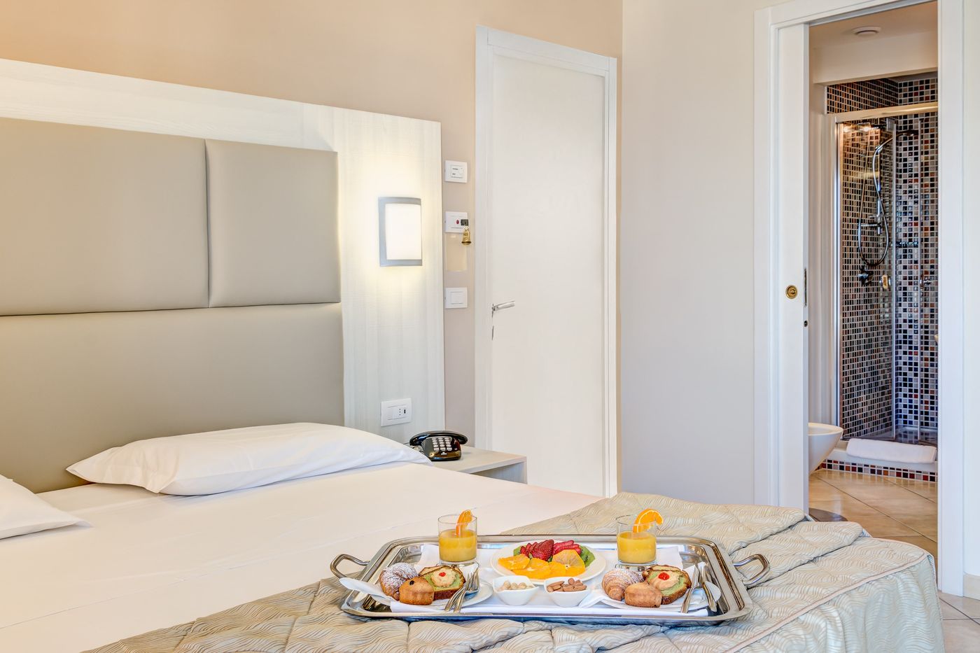 Hotel-Caravel-Room-24