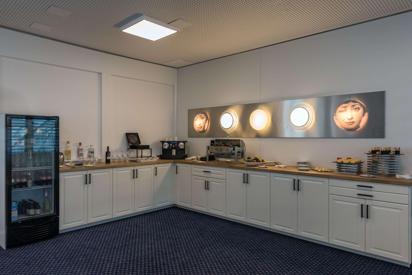 Hilton-Geneva-Hotel---Conference-Centre-General-view-26