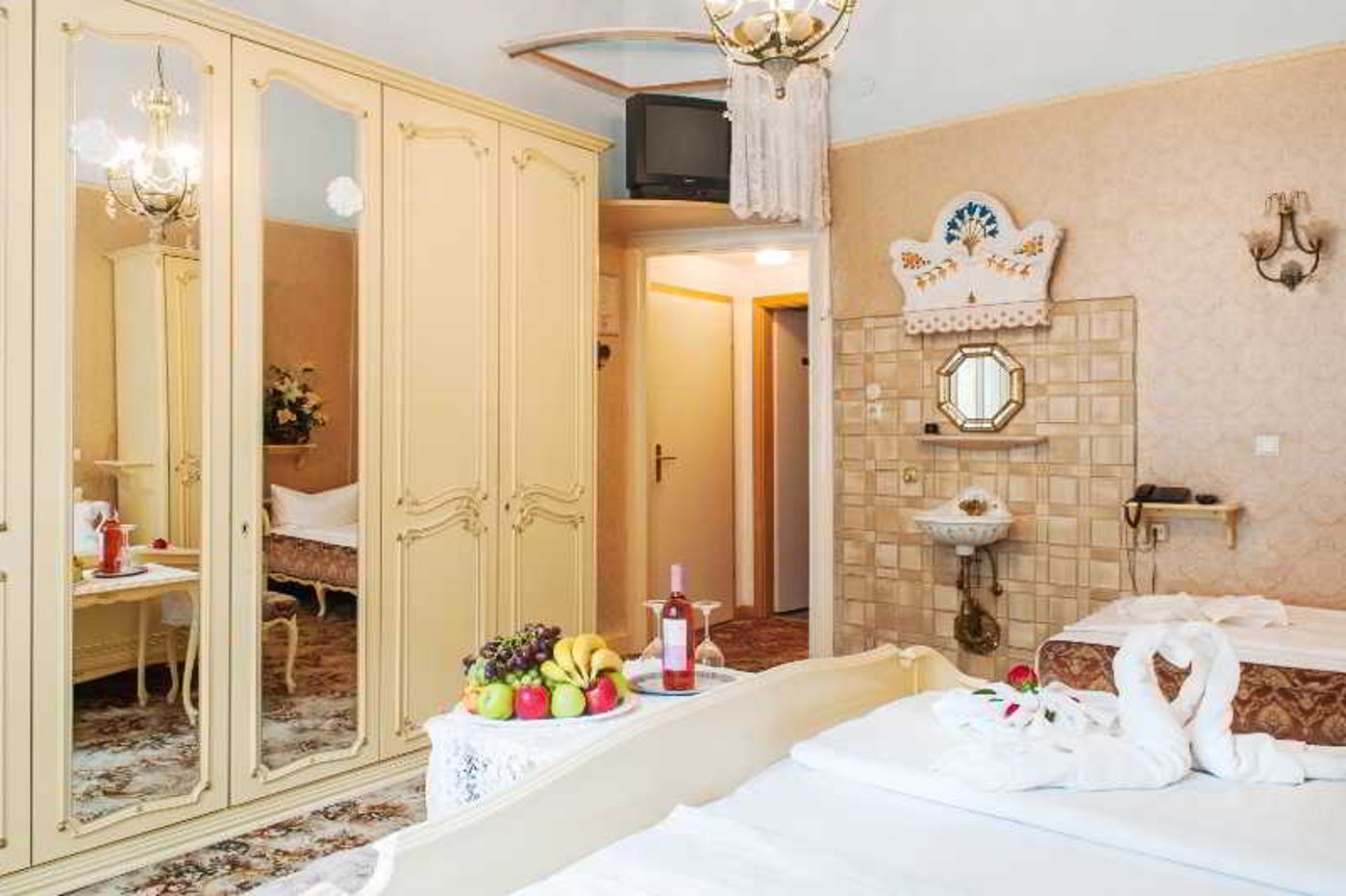 Bellevue-Berlin-Hotel-Room-11