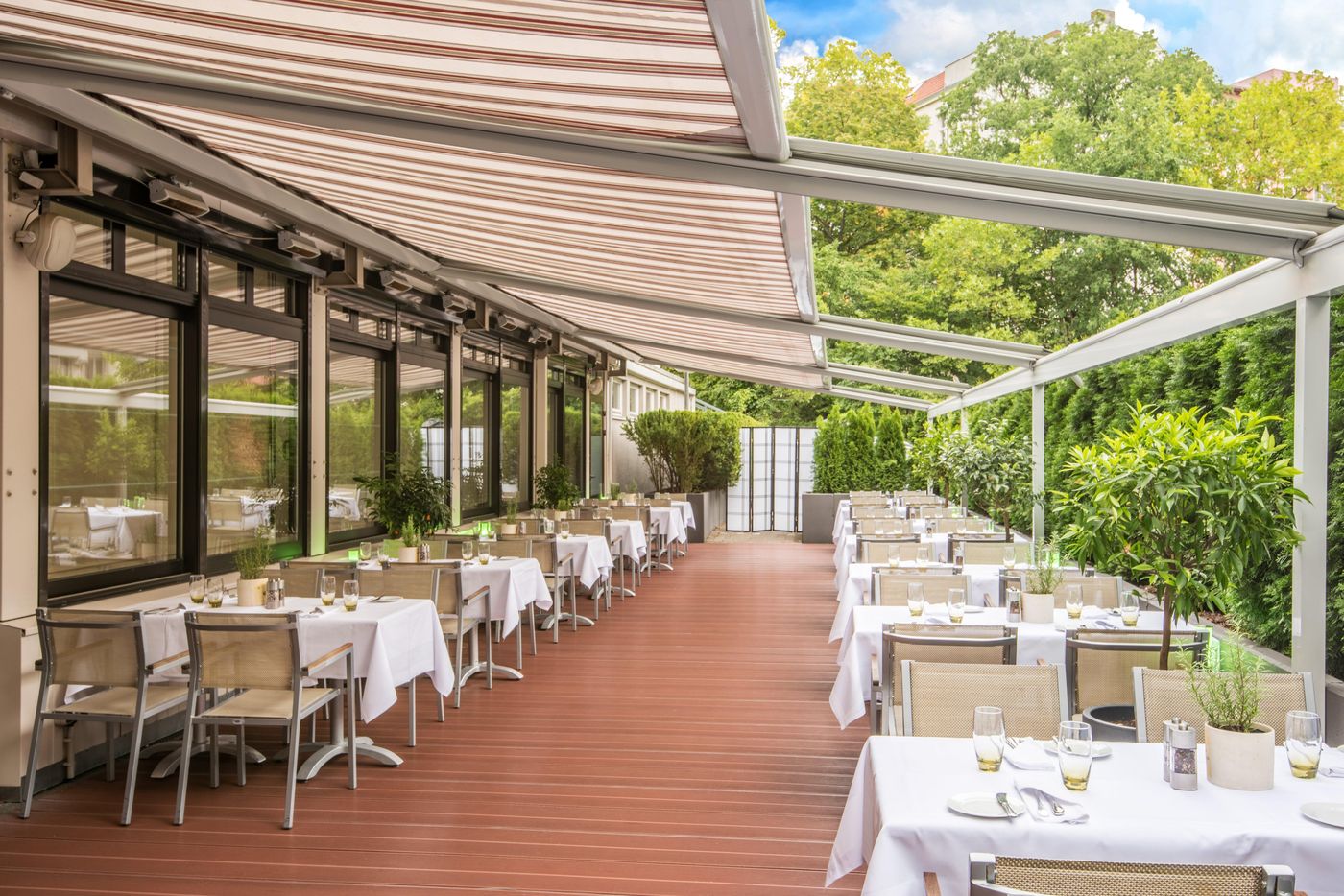 Crowne-Plaza-Berlin-City-Centre-Restaurant-56