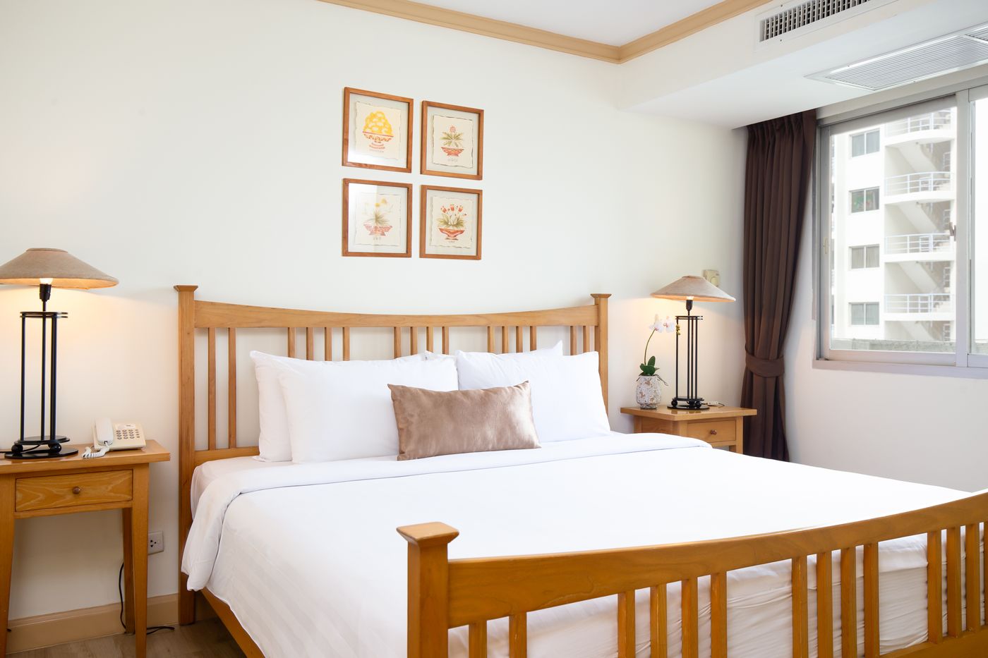 Riverfront-Bangkok-Room-27