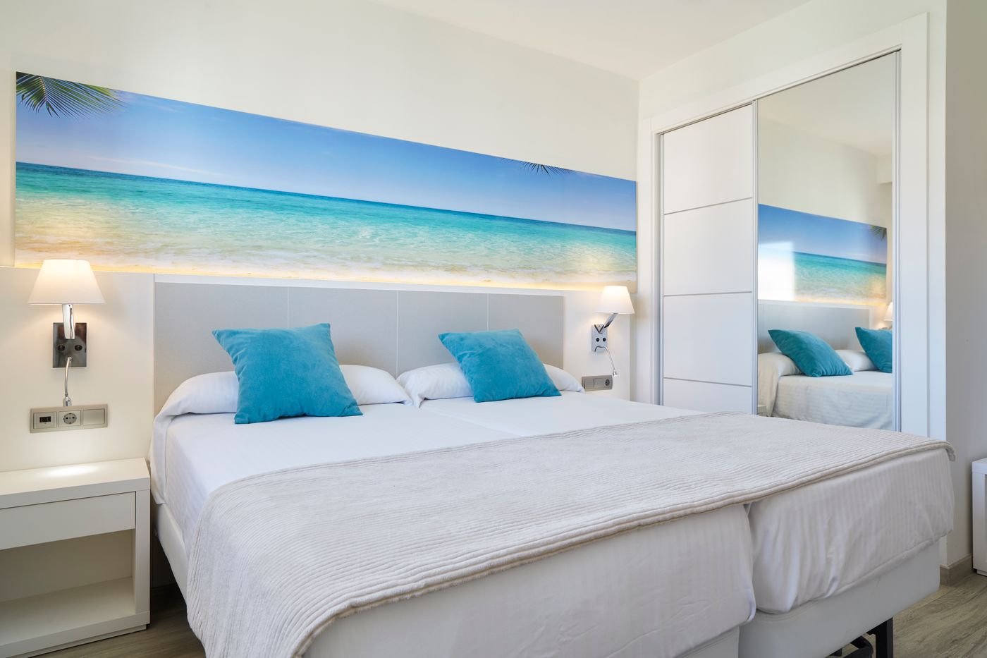 Invisa-Hotel-Es-Pla---Adults-Only-Room-13