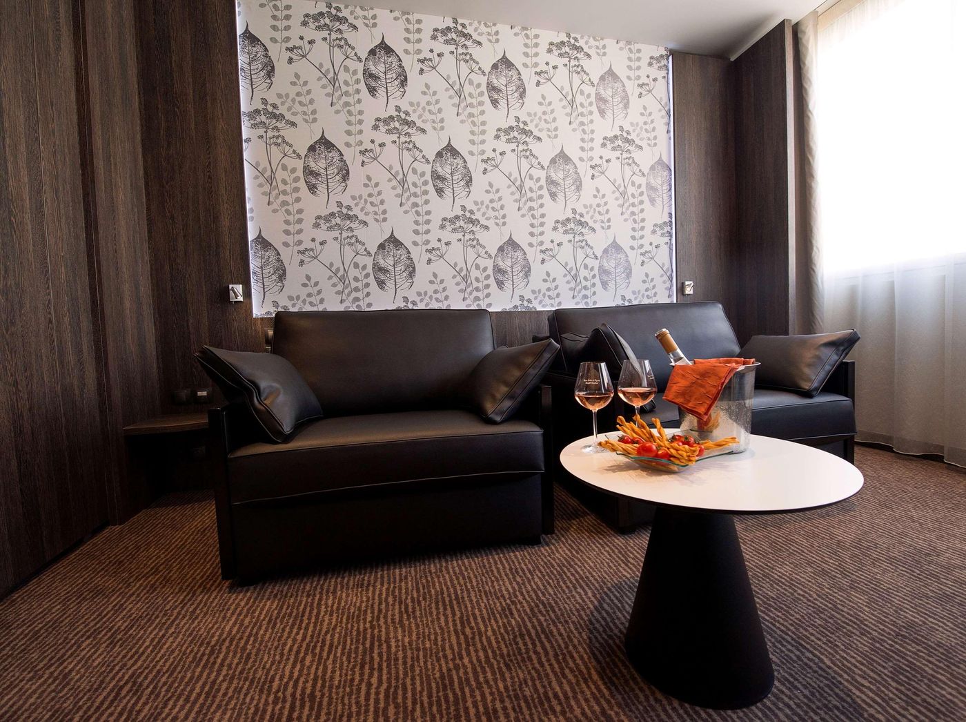 Best-Western-Premier-Patio-des-Artistes-Room-36