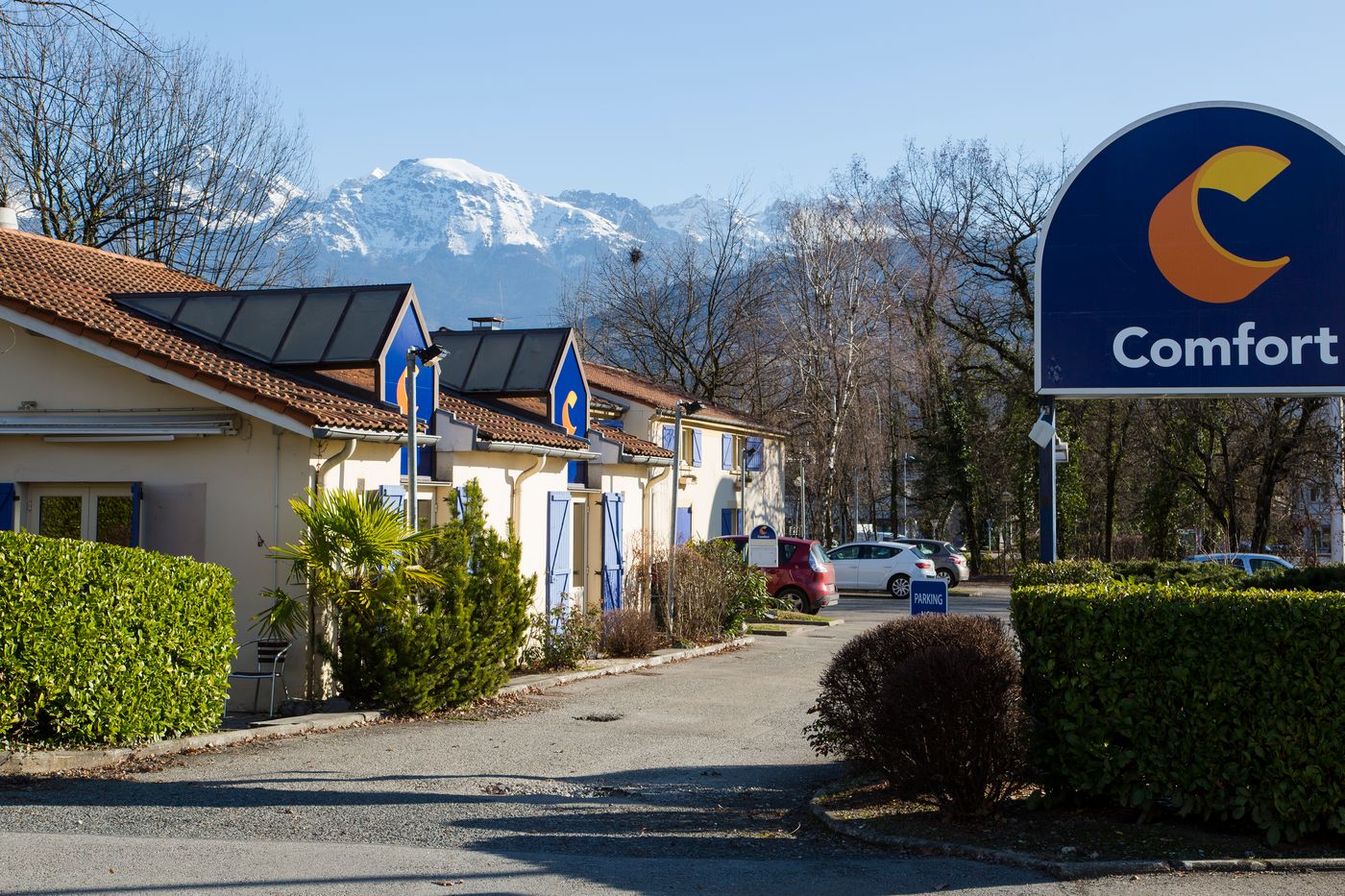 Comfort Hotel Grenoble Meylan-France-MEYLAN-General view-7