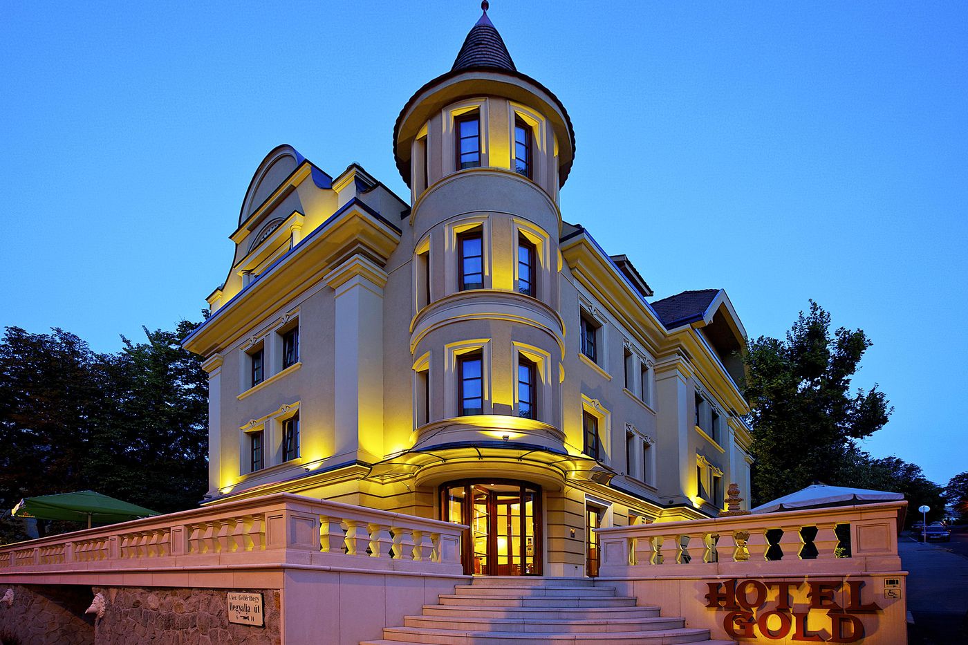 Gold-Hotel-Budapest-General-view-67