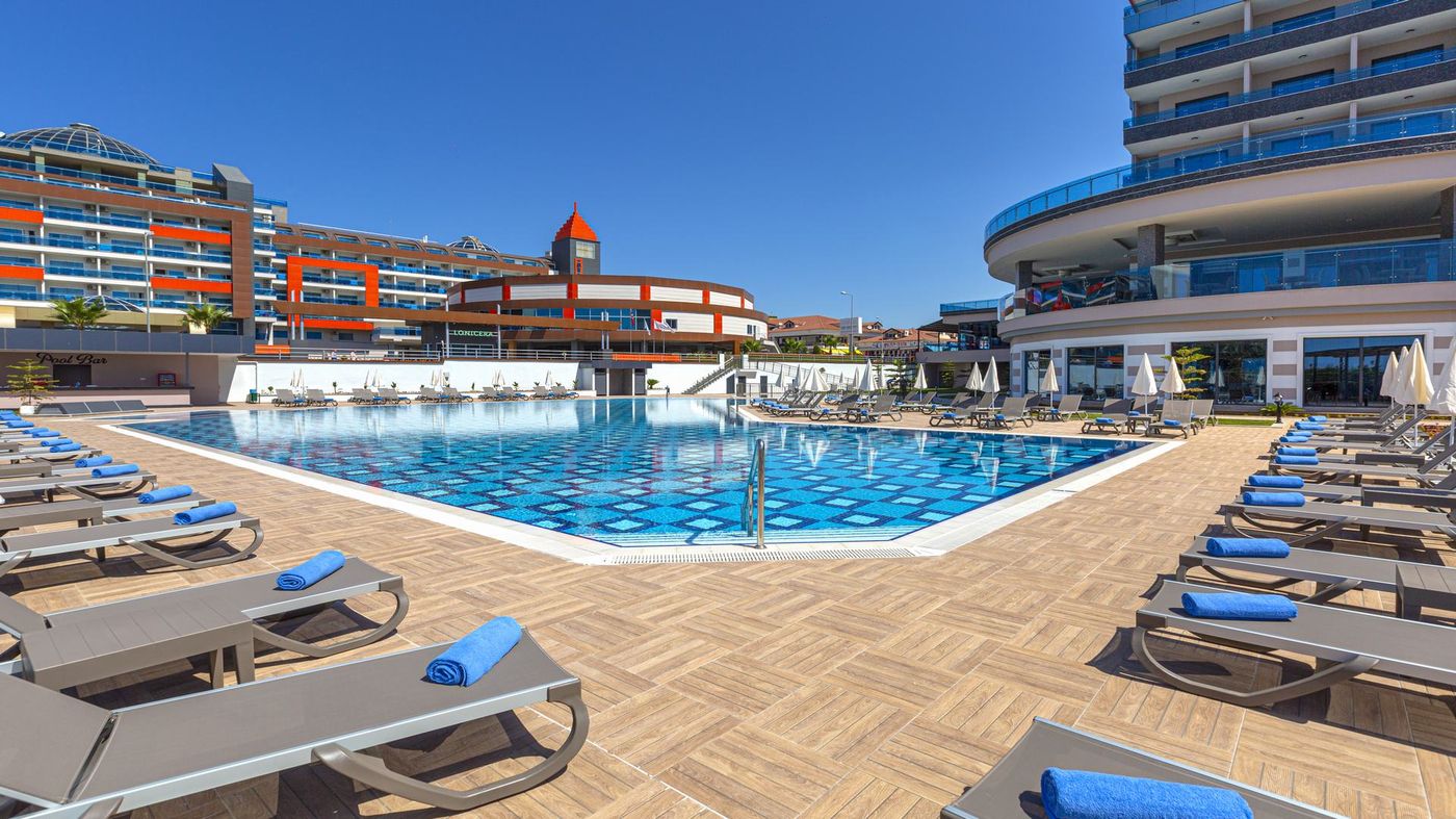 LONICERA PREMIUM HOTEL 14