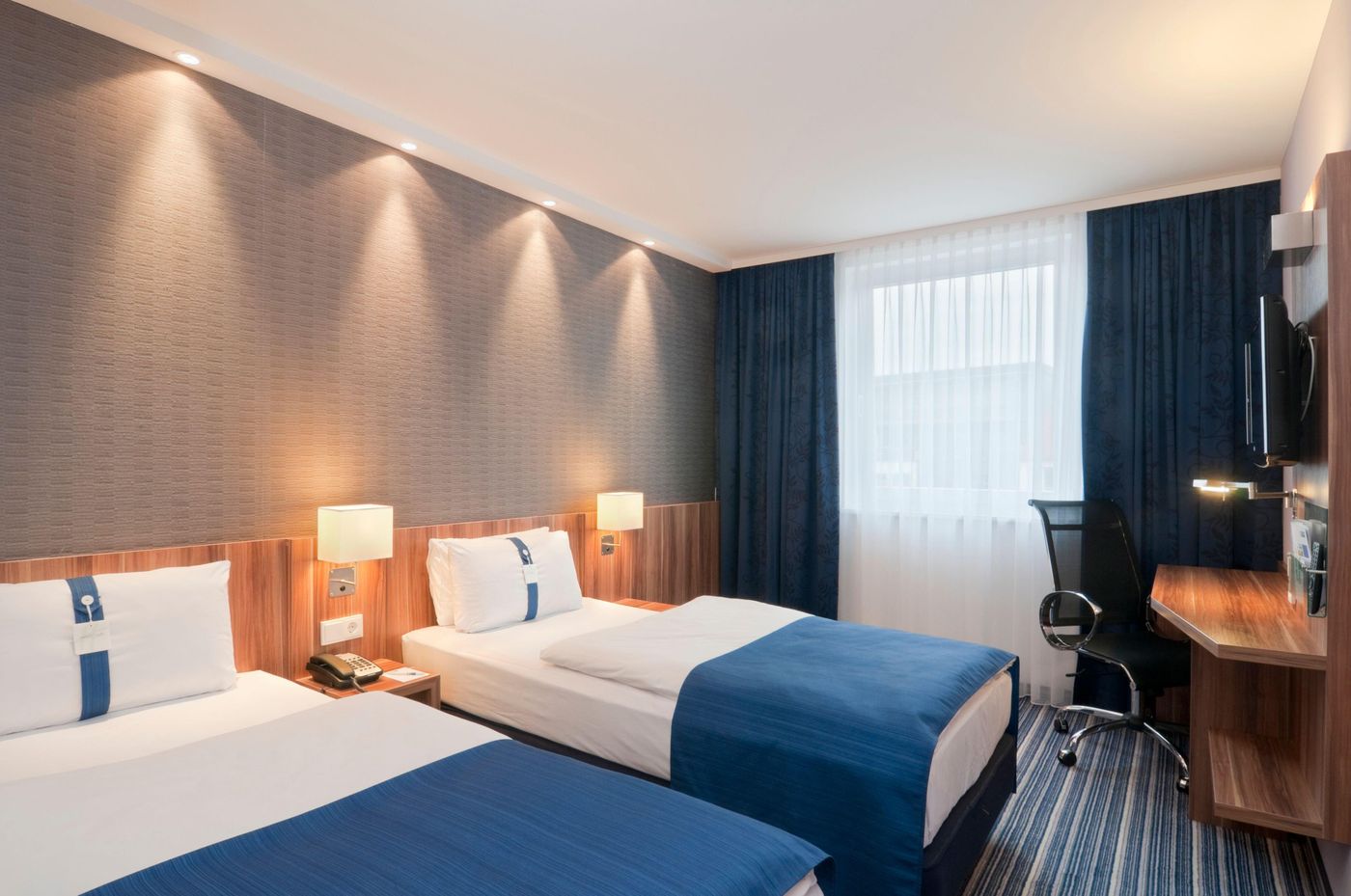 Holiday Inn Express London - Vauxhall Nine Elms - United Kingdom - LONDON - Room - 1