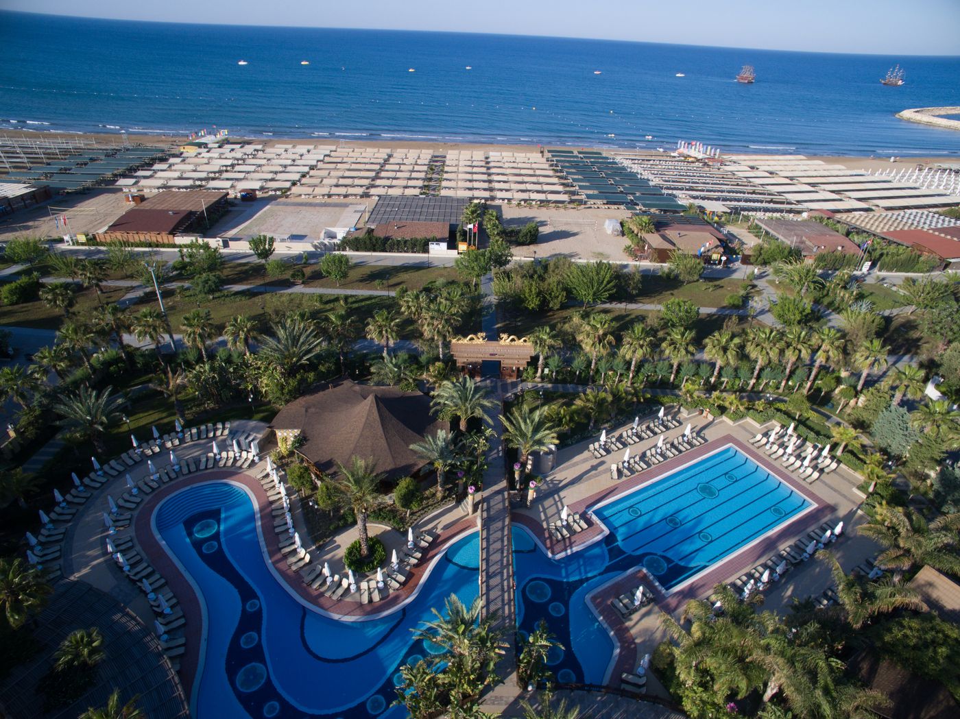 Royal-Dragon-Hotel-Pool-8