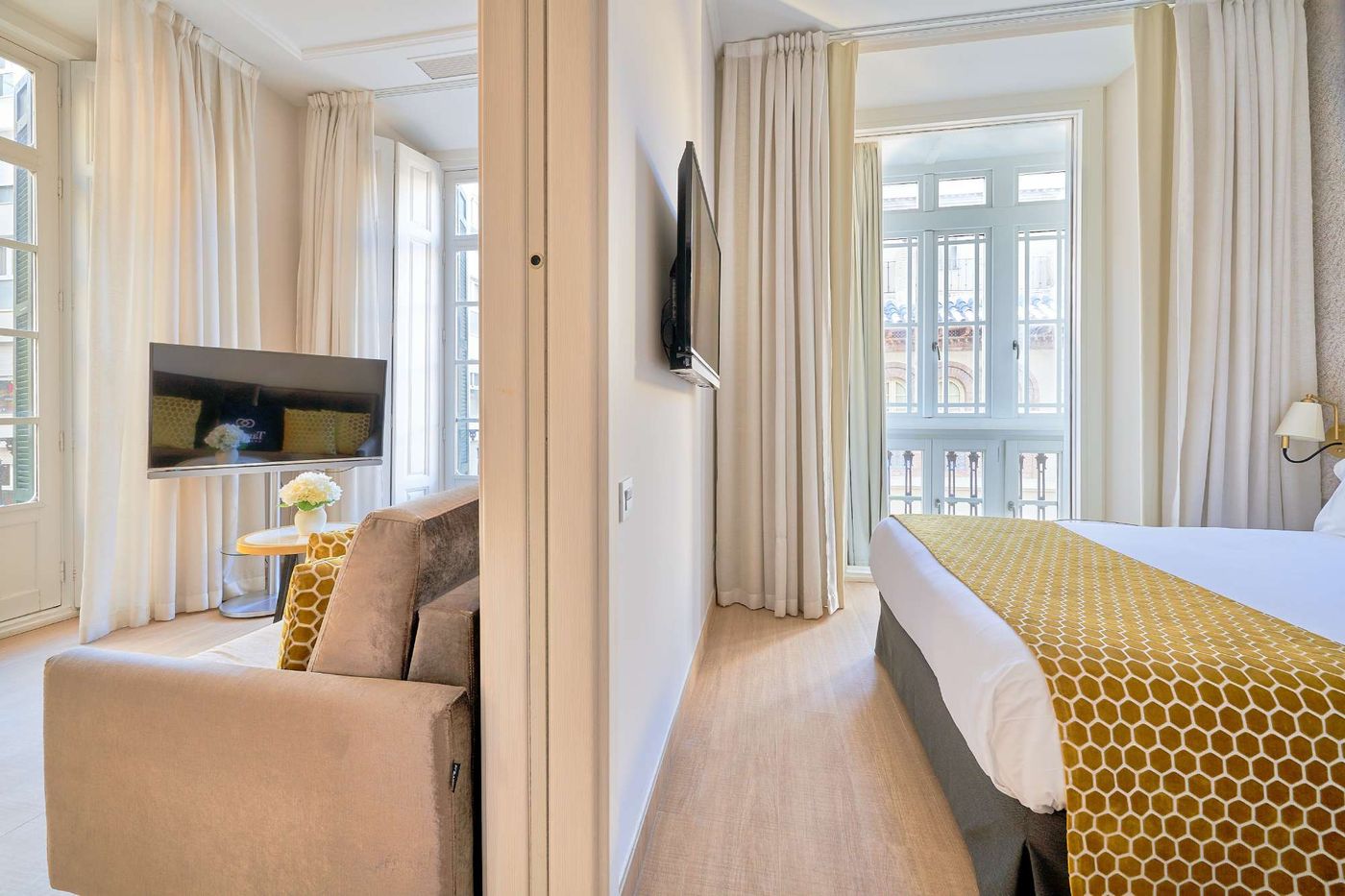 Tandem-Soho-Suites-Room-11