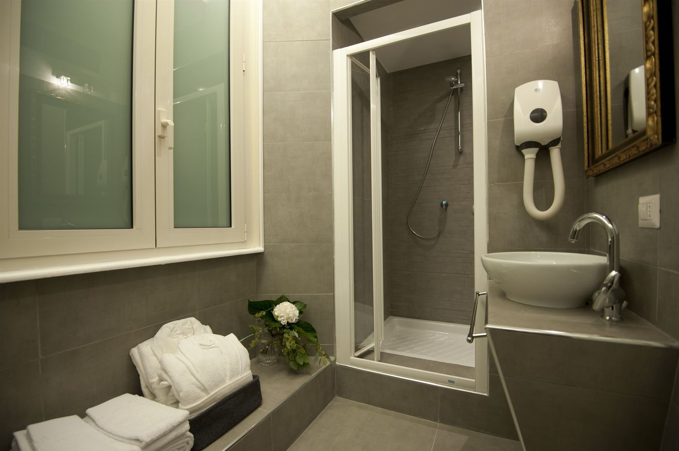 Luxury-on-the-River-Room-15