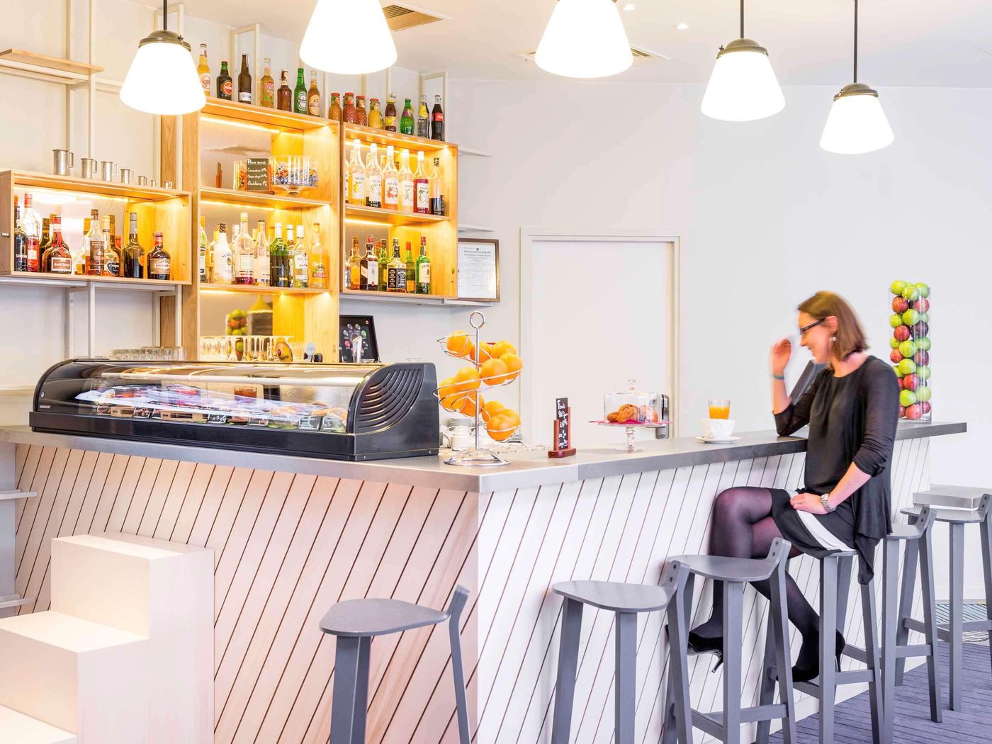 ibis-Styles-Paris-Bercy-Bar-19