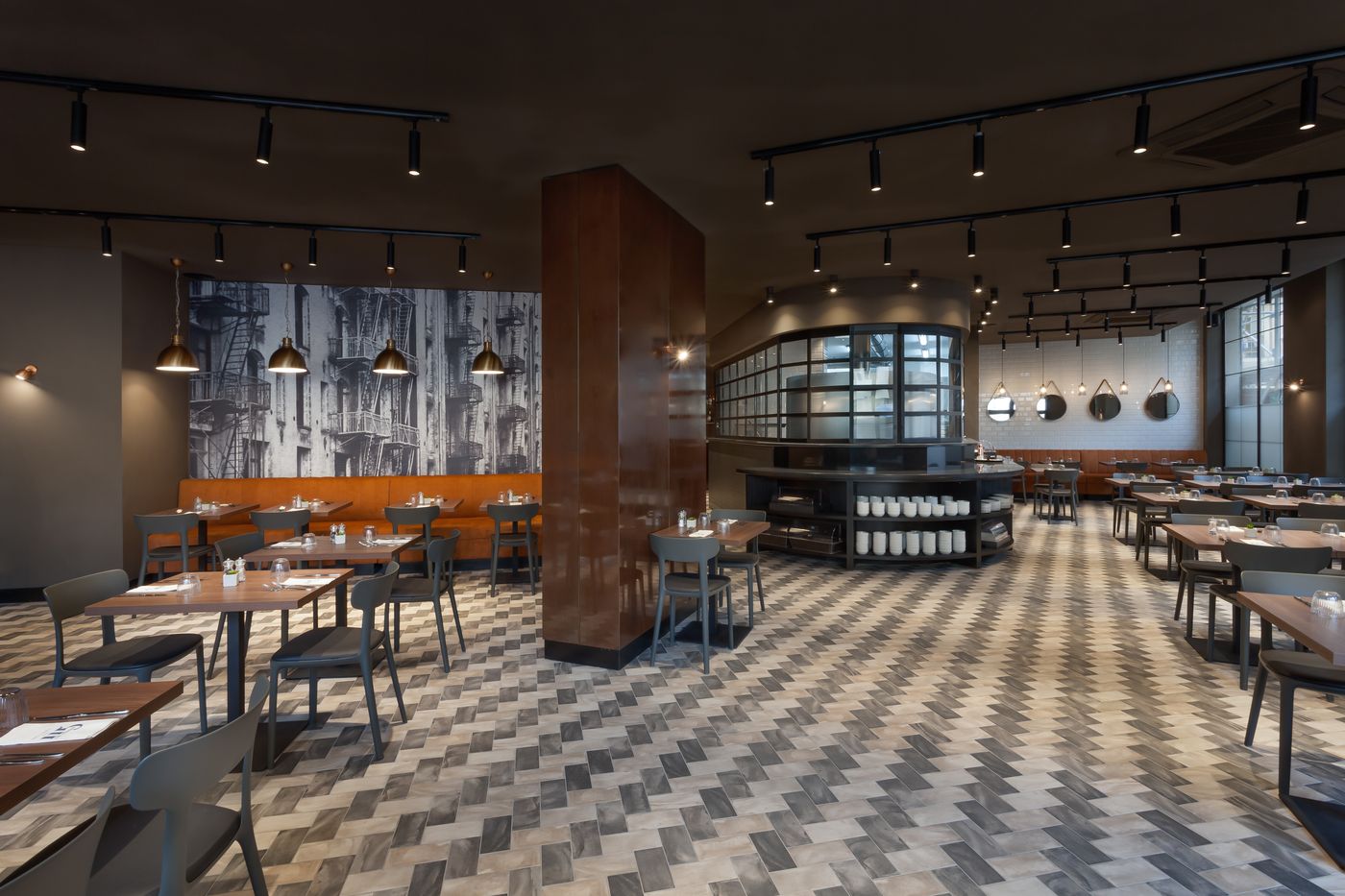 Hotel-115-The-Strand-Hotel-and-Suites-Restaurant-56