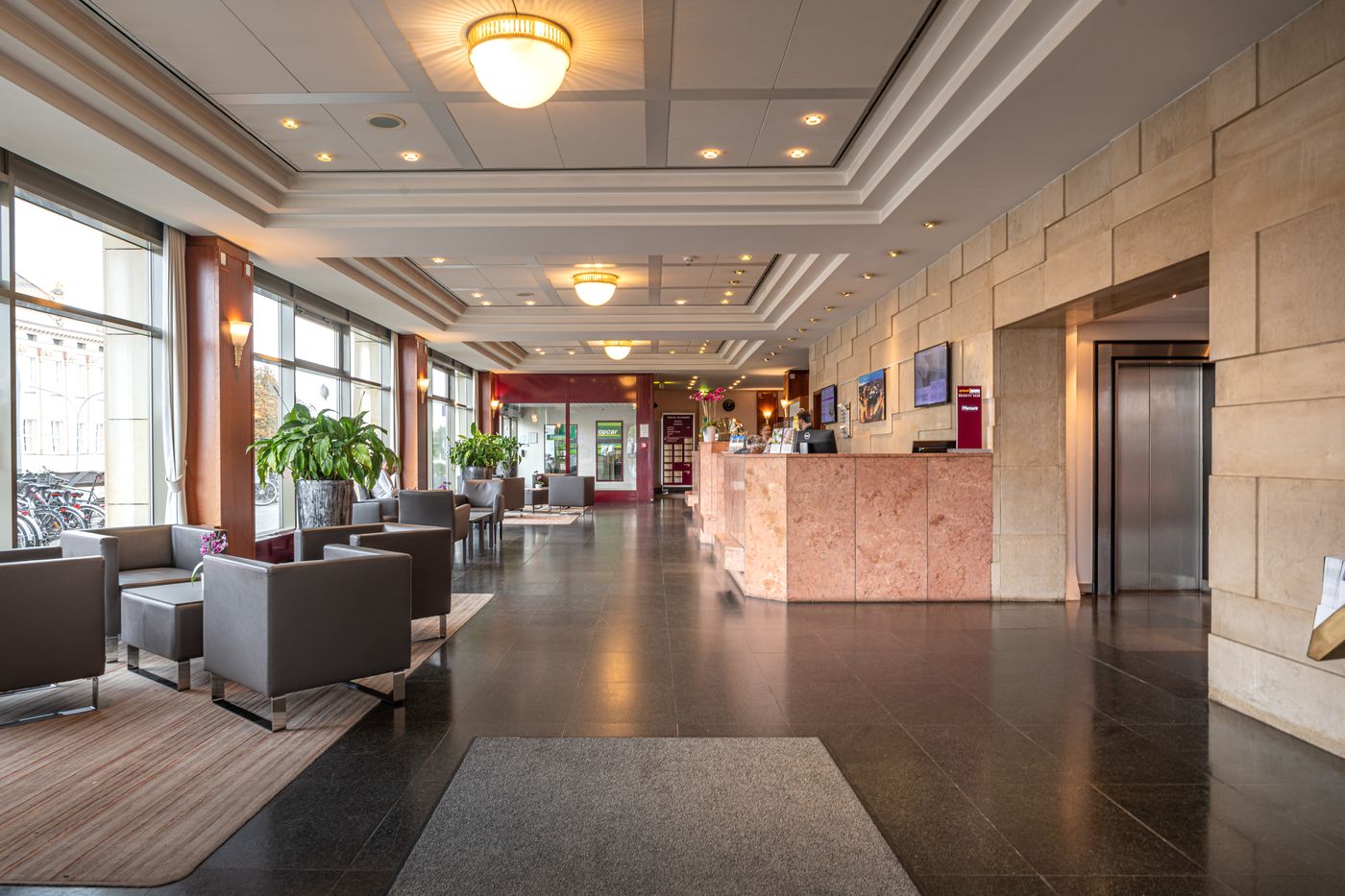 Mercure-Hotel-Potsdam-City-Lobby-13