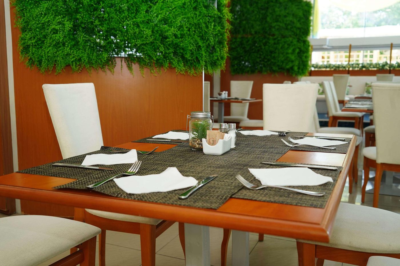 Hotel-Marina-Palace-Affiliated-by-Melia---Adults-Recommended-Restaurant-35